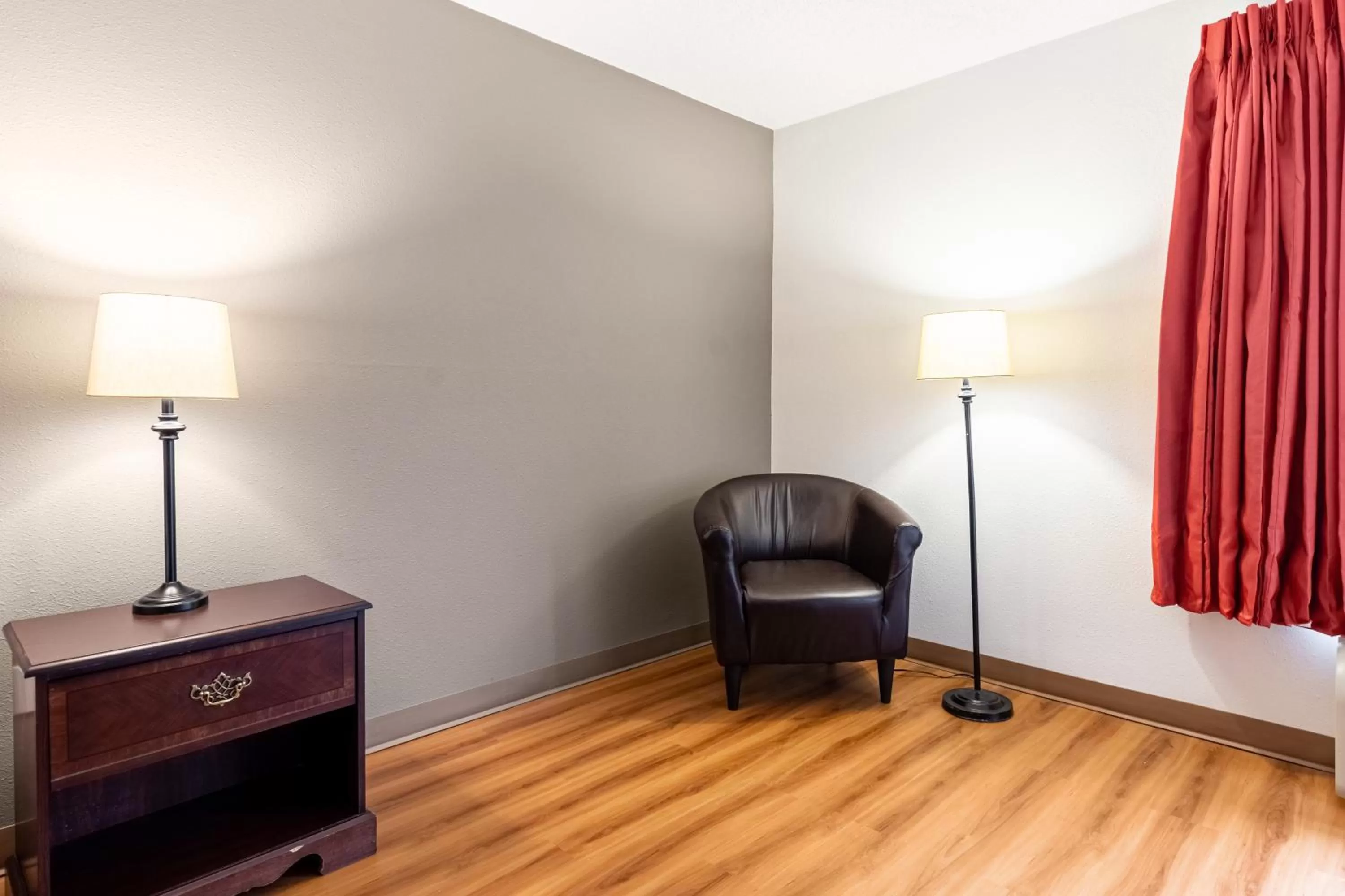 King Room - Disability Access - Non-Smoking in Motel 6 Walton, KY - Richwood - Cincinnati Airport South