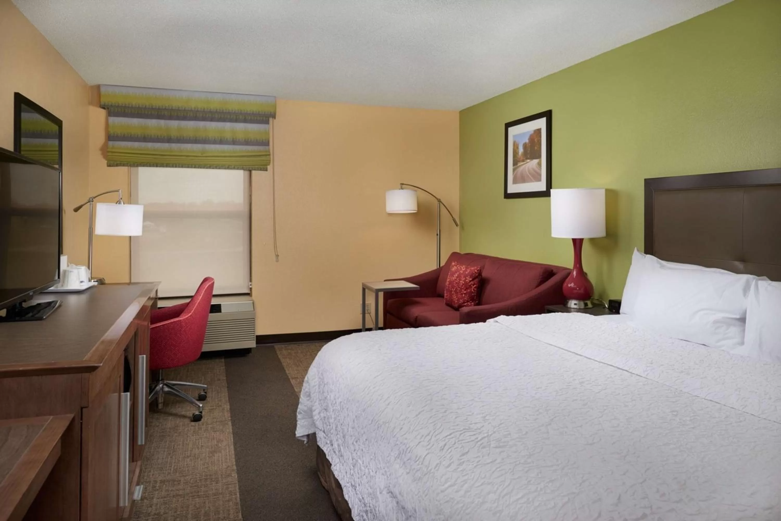 King Room with Sofa Bed and Study - Non-Smoking in Hampton Inn Shelbyville