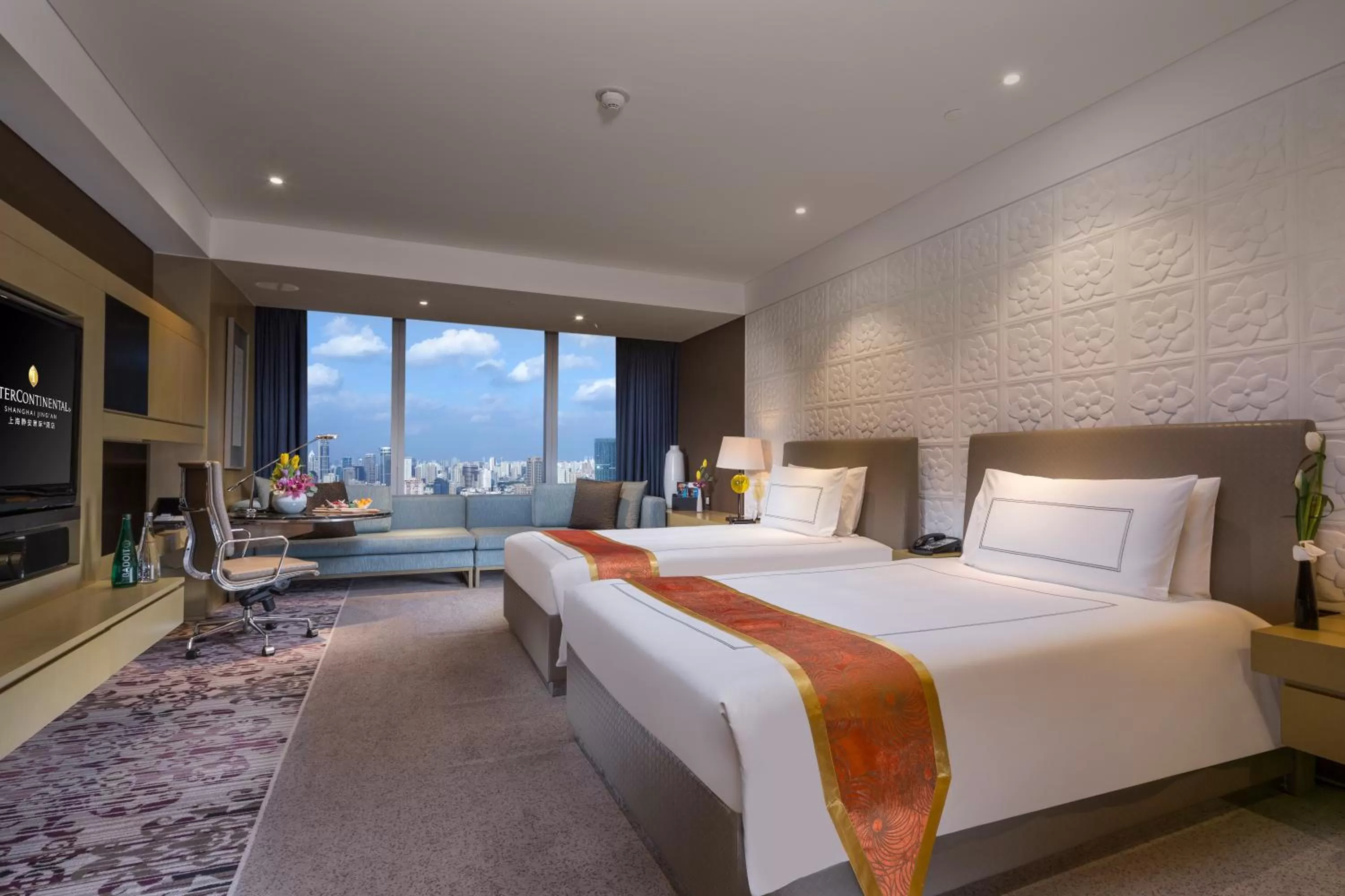 Classic Twin Room with City View - Lounge Access in InterContinental Shanghai Jing' An by IHG
