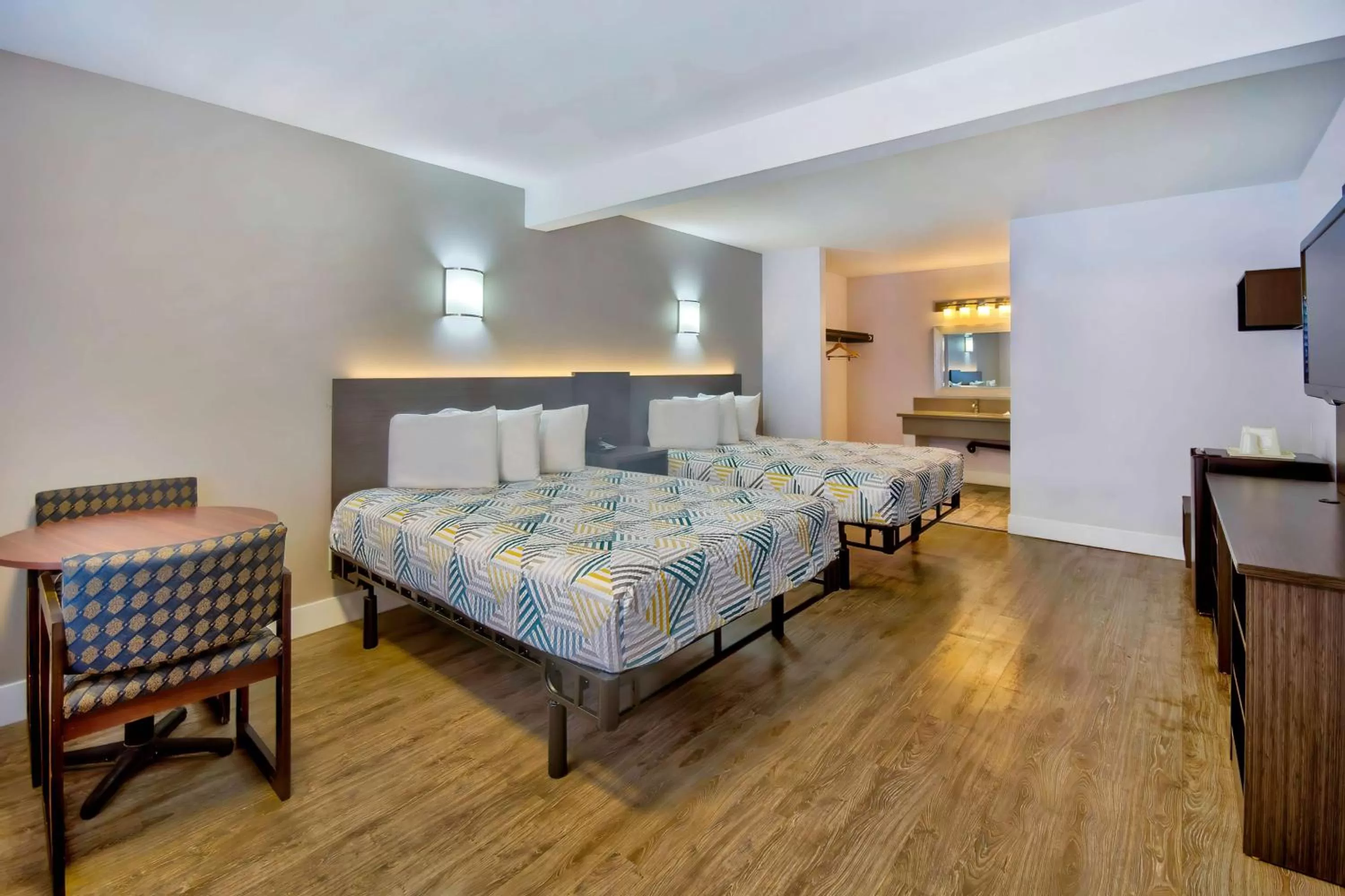 Deluxe Queen Room with Two Queen Beds - Smoking in Motel 6-Inglewood, CA