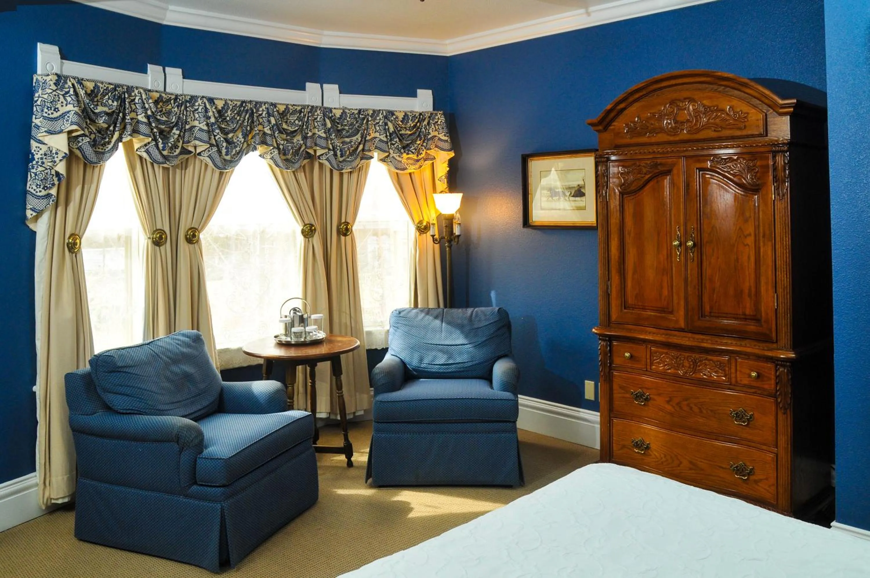 Deluxe King Suite in Cliff House at Pikes Peak