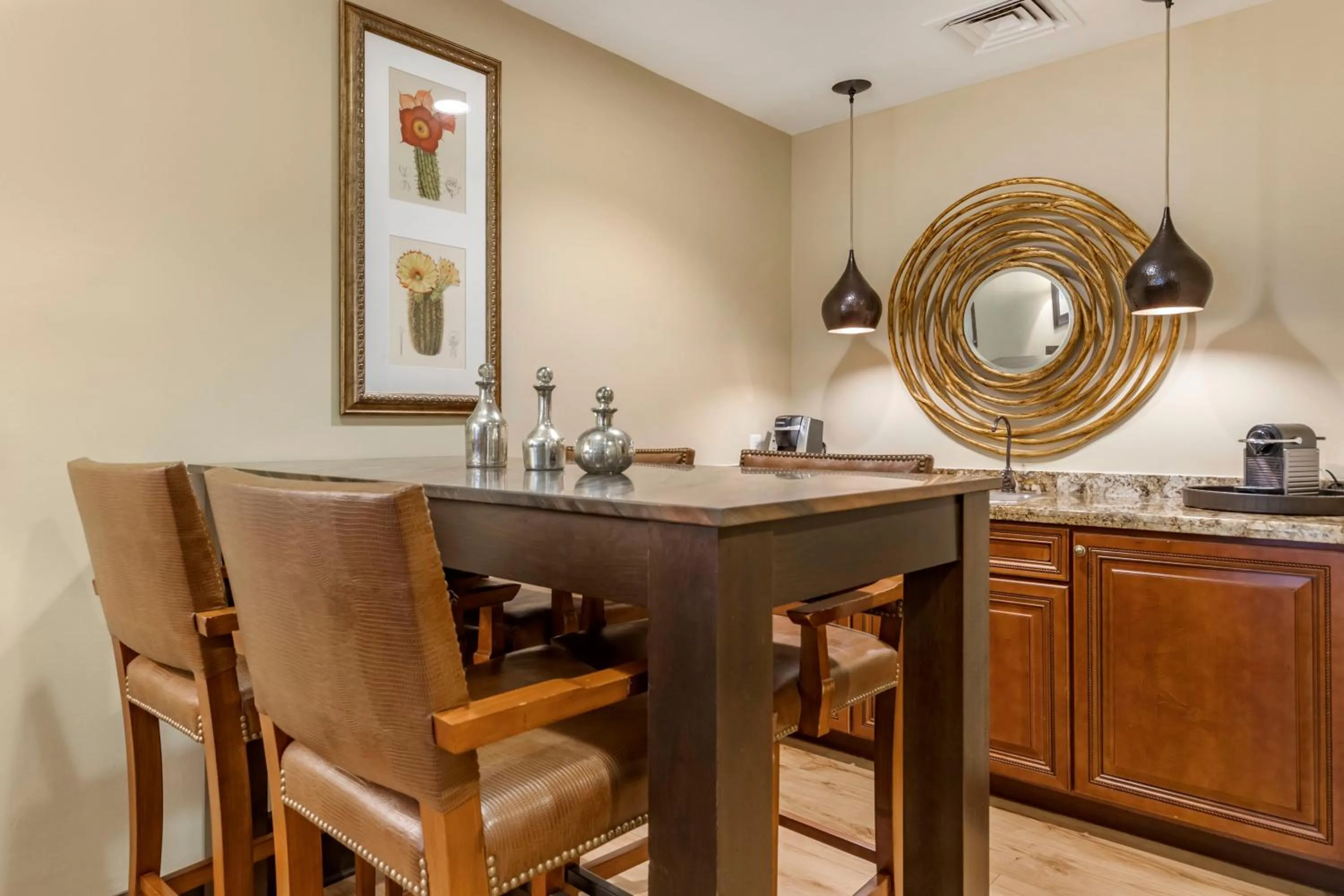 ADA Exec One Bedroom Suite - 1 King Bed in Omni Austin Hotel Downtown