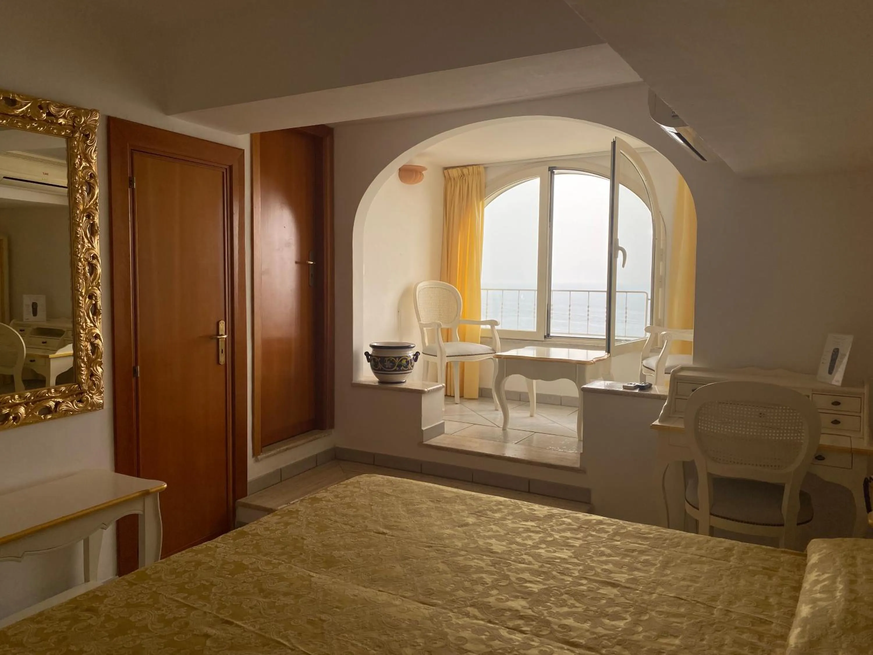 Standard Double Room in Hotel La Perla