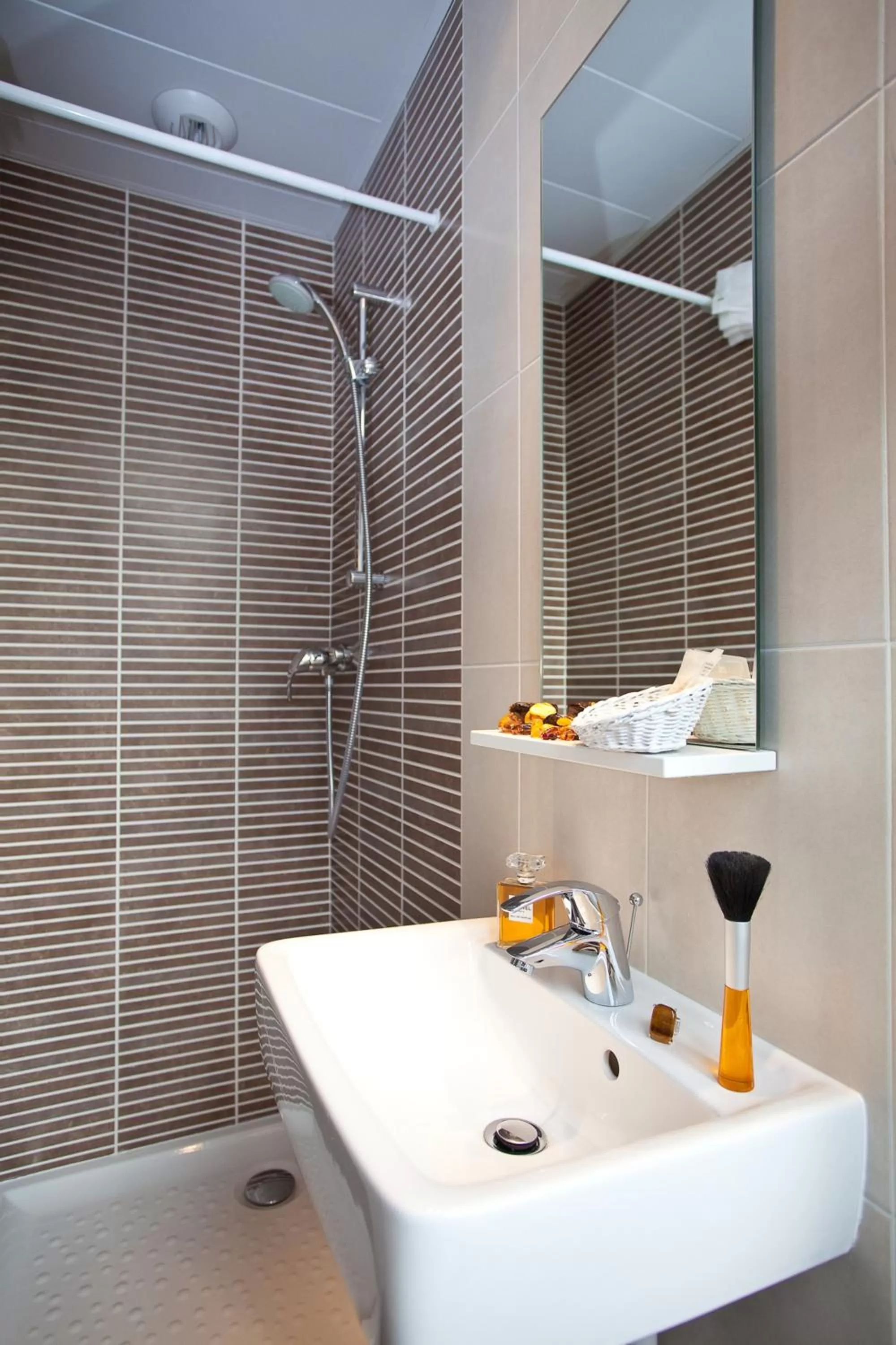 Single Room in Hôtel Du Printemps