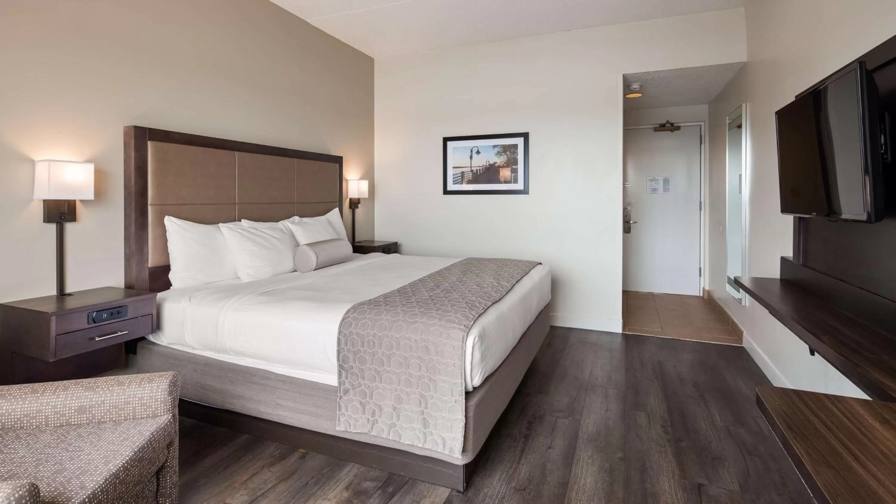 King Suite with Sofa Bed - Non-Smoking in Best Western Plus Coastline Inn