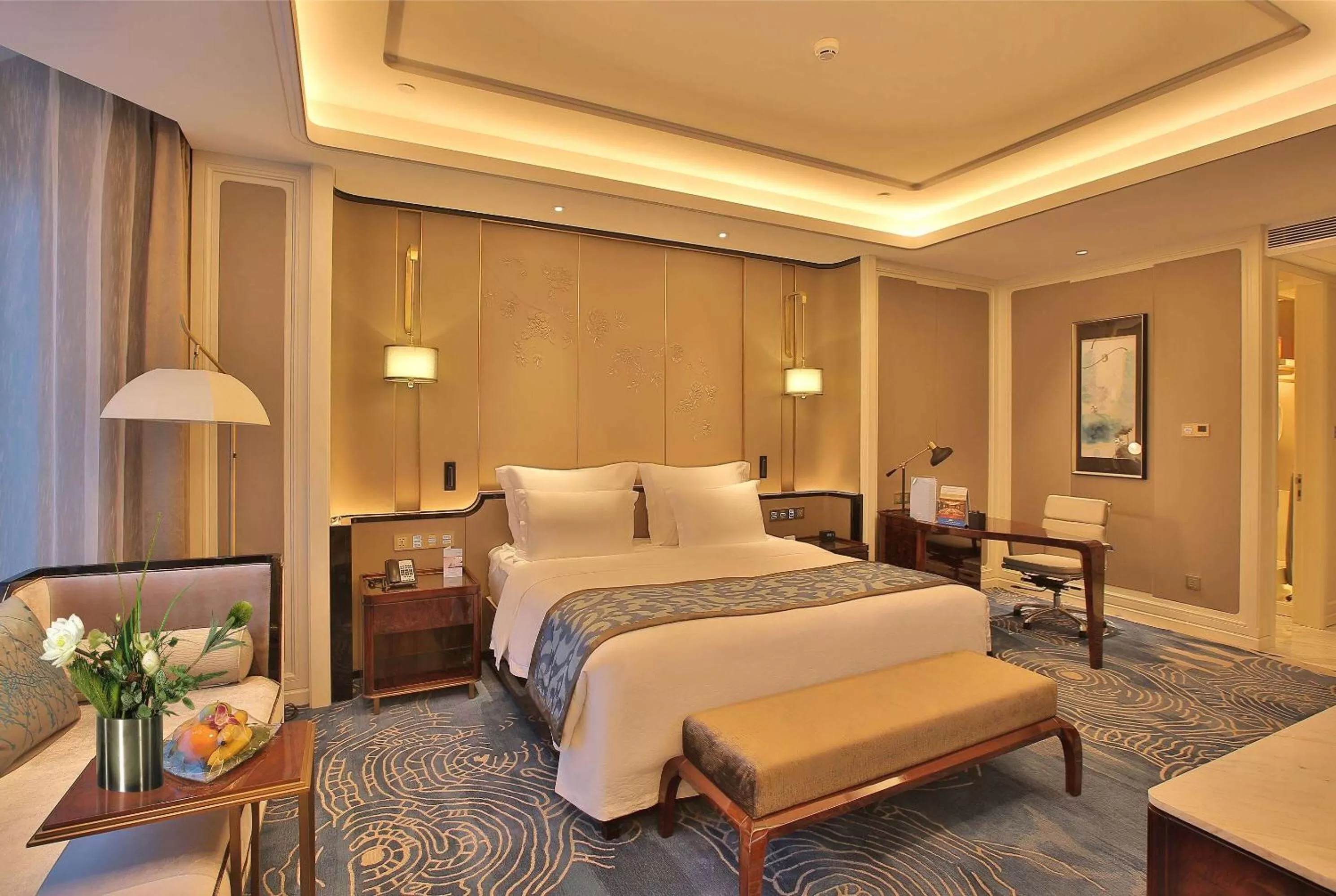 Elegant Executive Room with King Bed (inclusive First Day Mini Bar & Welcome Fruit & Cookies + Daily One Self-Service Laundry Voucher + Afternoon Tea & Light Buffet in the evening) in Wyndham Qingdao l Free Fixed-Time Shuttle Service Between Hotel and Airport & North Railway Station l Live Band in the Night l Outdoor Children's Amusement Park l 1-Hour Play Snooker or Table Tennis