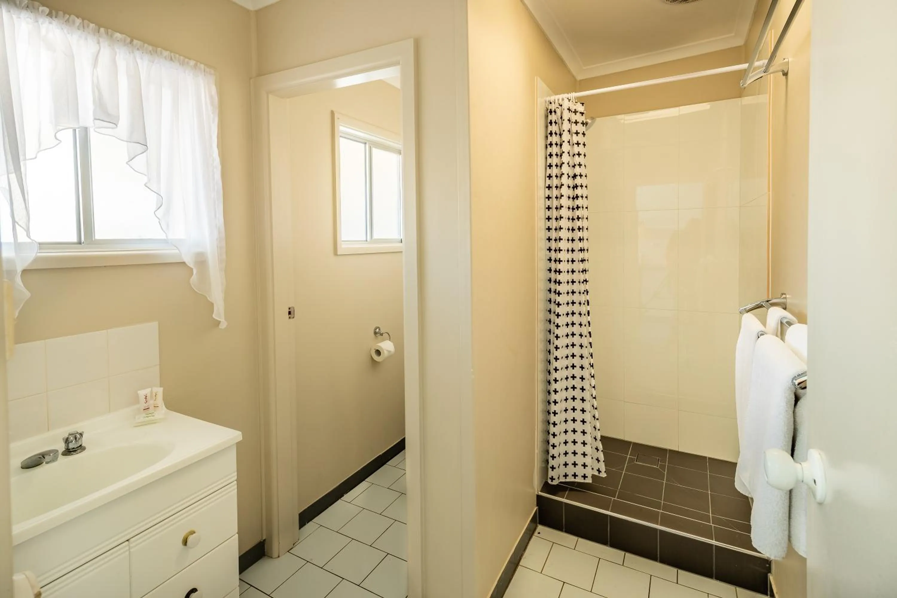 Standard Unit (2BR) - Pet Friendly in Ingenia Holidays White Albatross