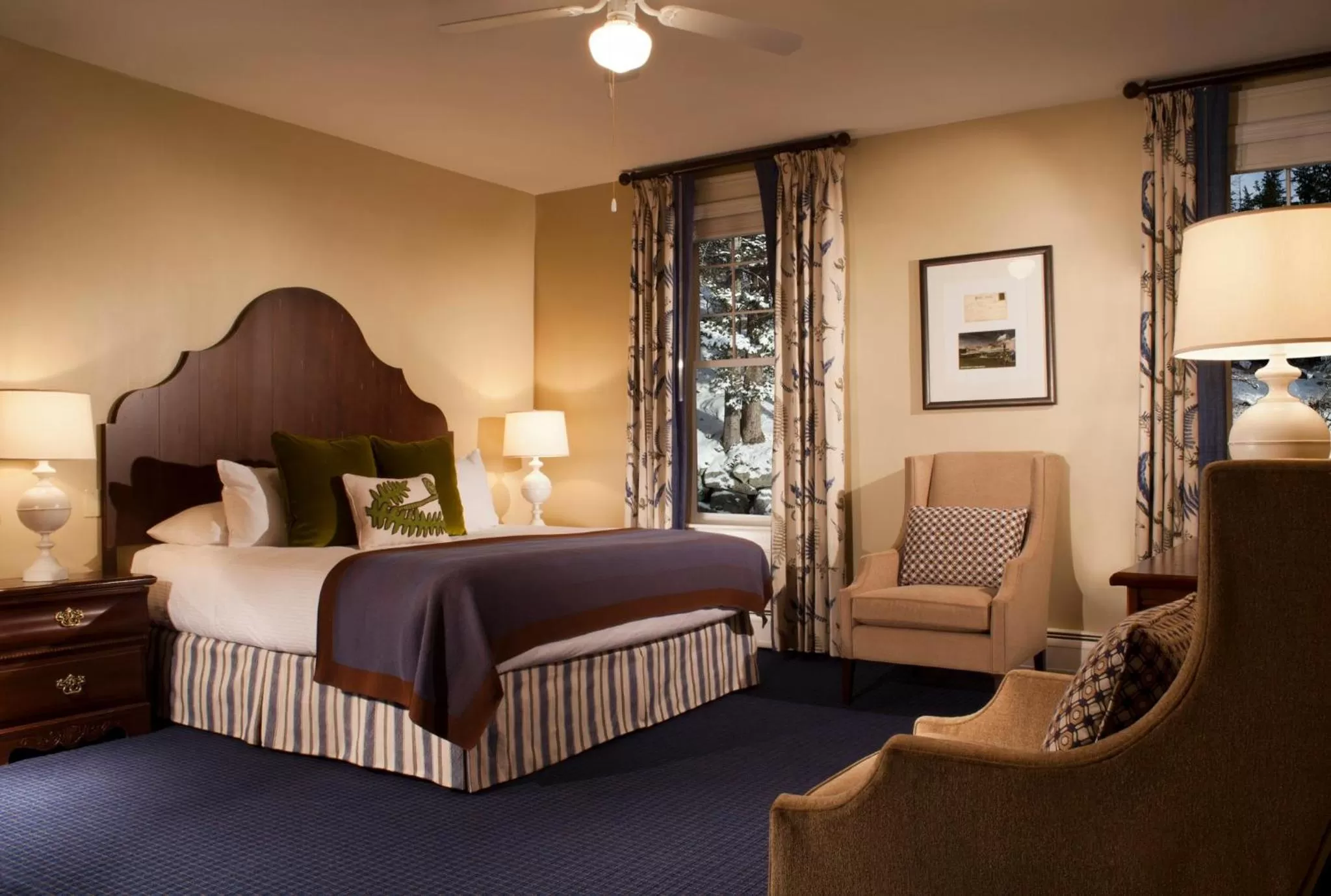 Deluxe Room - 1 King Bed in Omni Bretton Arms Inn at Mount Washington Resort