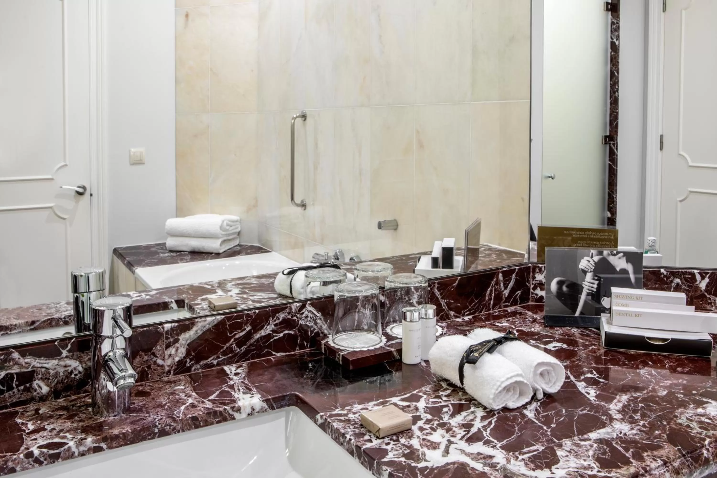 Junior King Suite in InterContinental Porto - Palacio das Cardosas by IHG