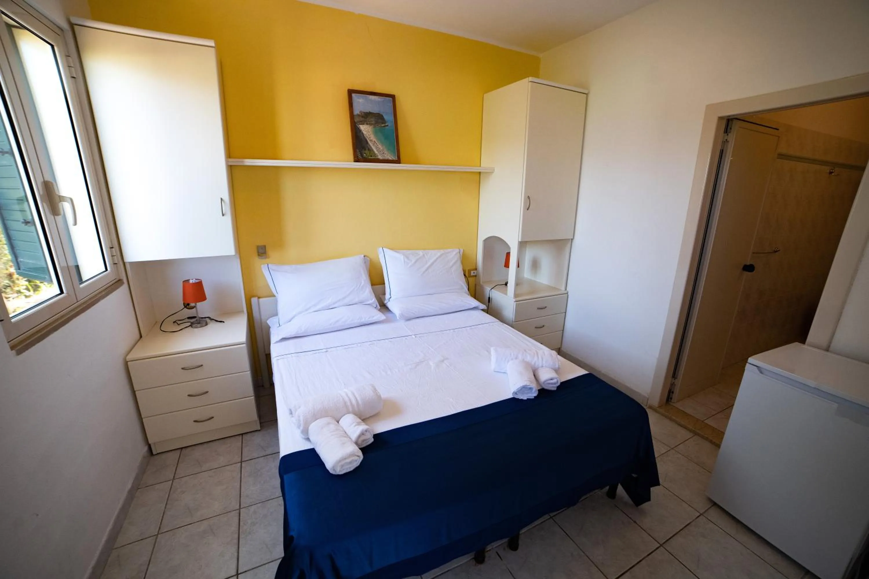 Budget Double Room in Residence New Paradise