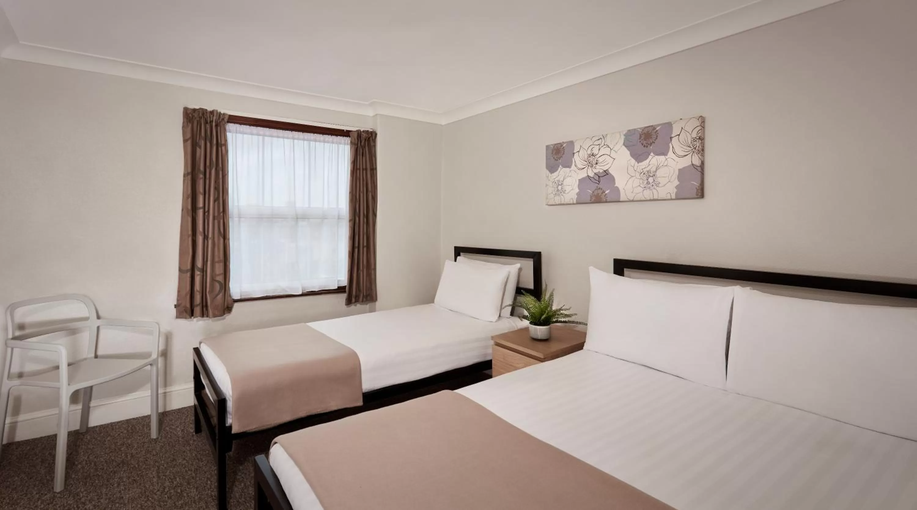 Superior Triple room - Double & Single in Lords Hotel