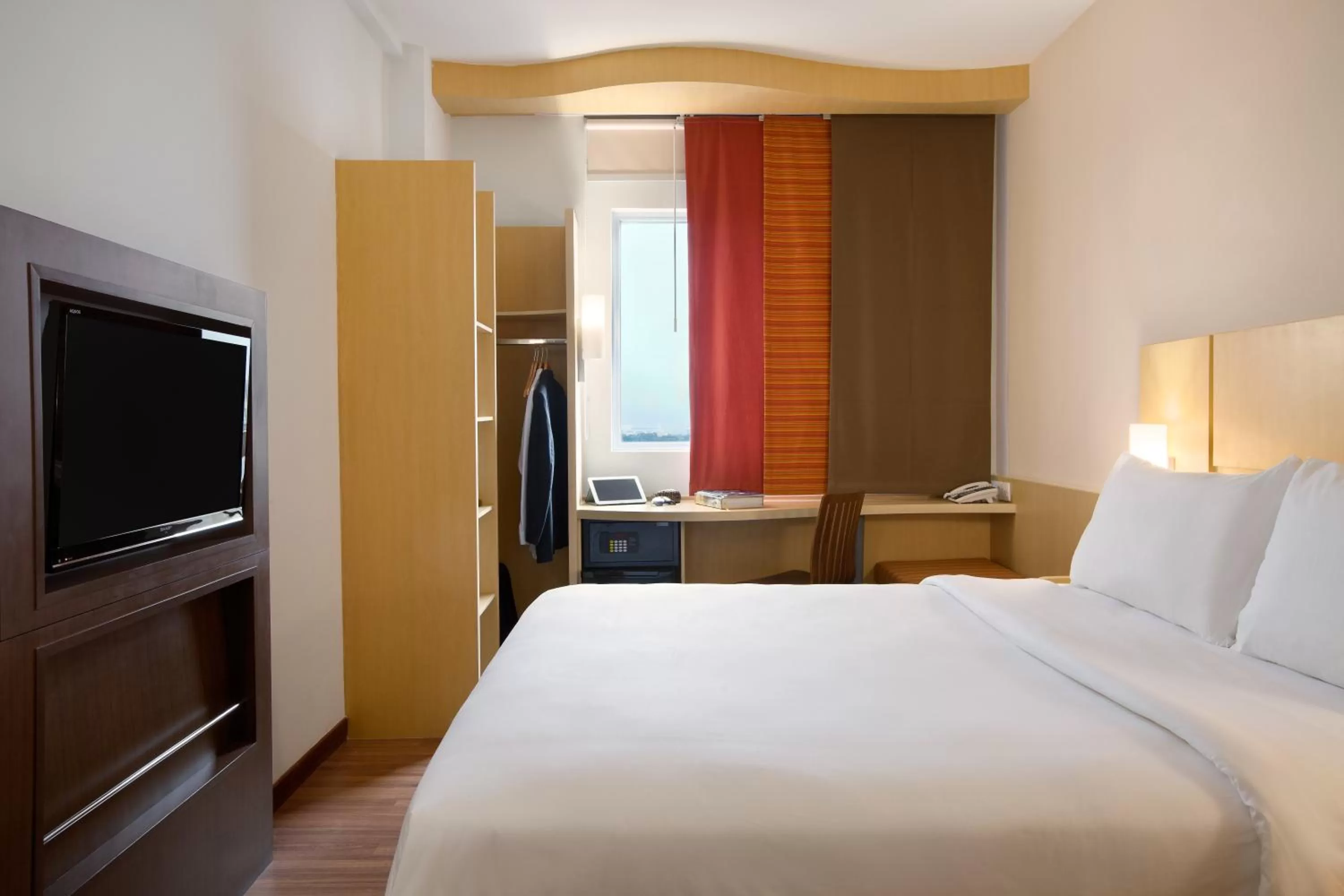 Standard Double Room in Ibis Bandung Pasteur