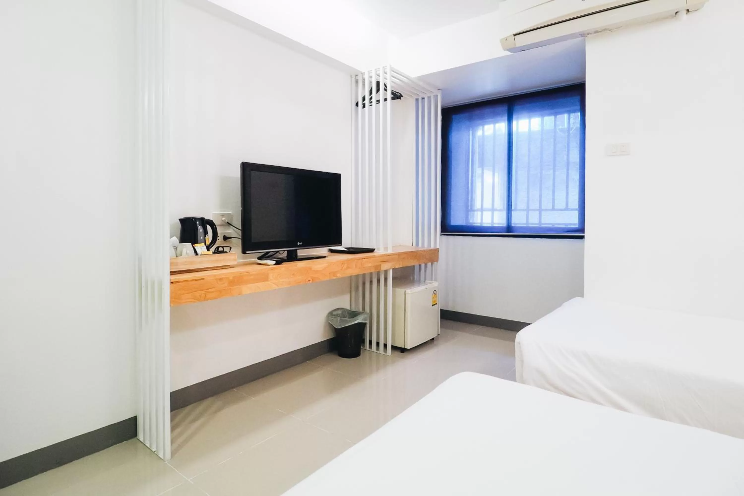 Standard Twin Room in Loyy Hotel