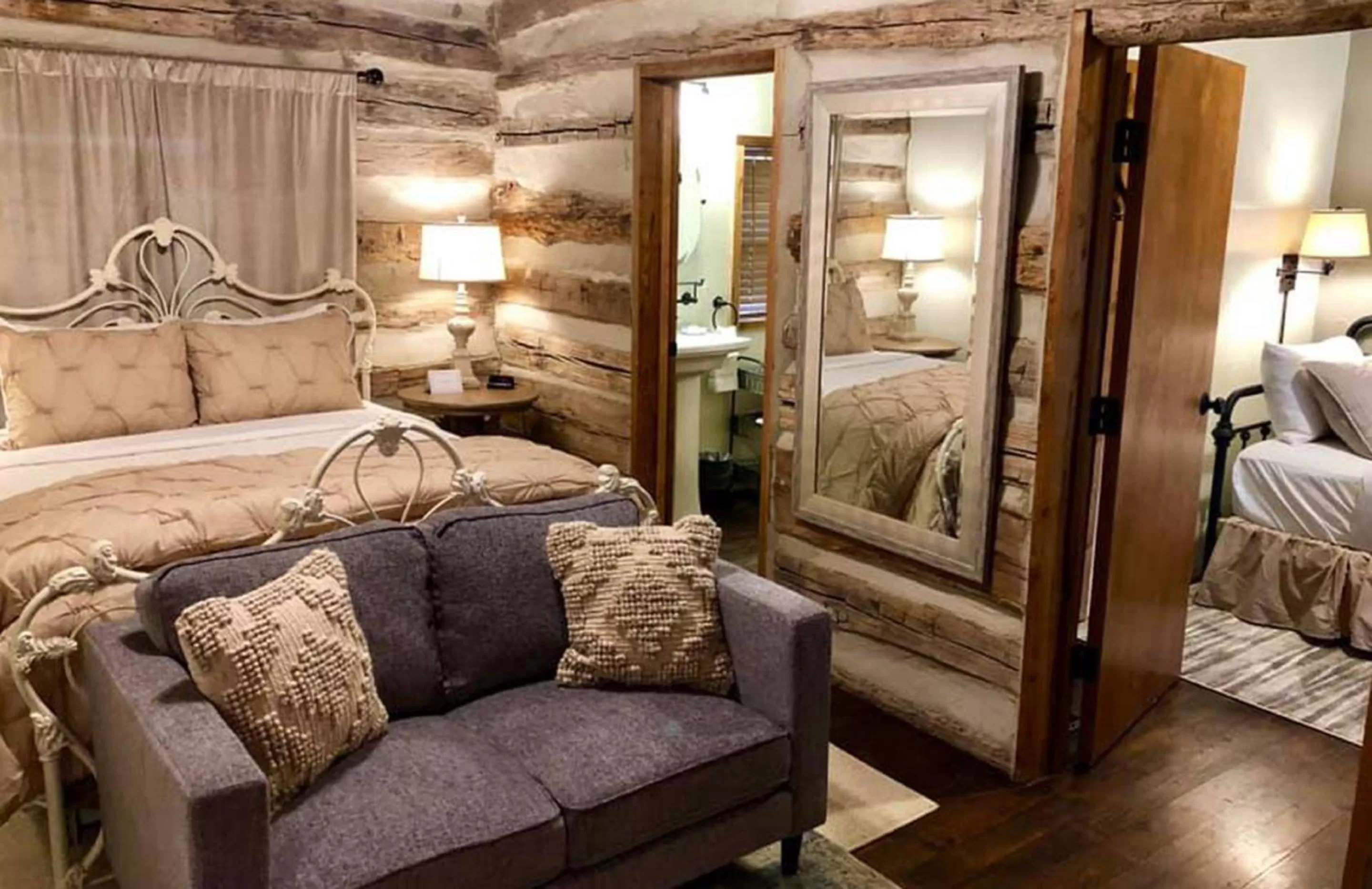 Classic Triple Room in The Kendall