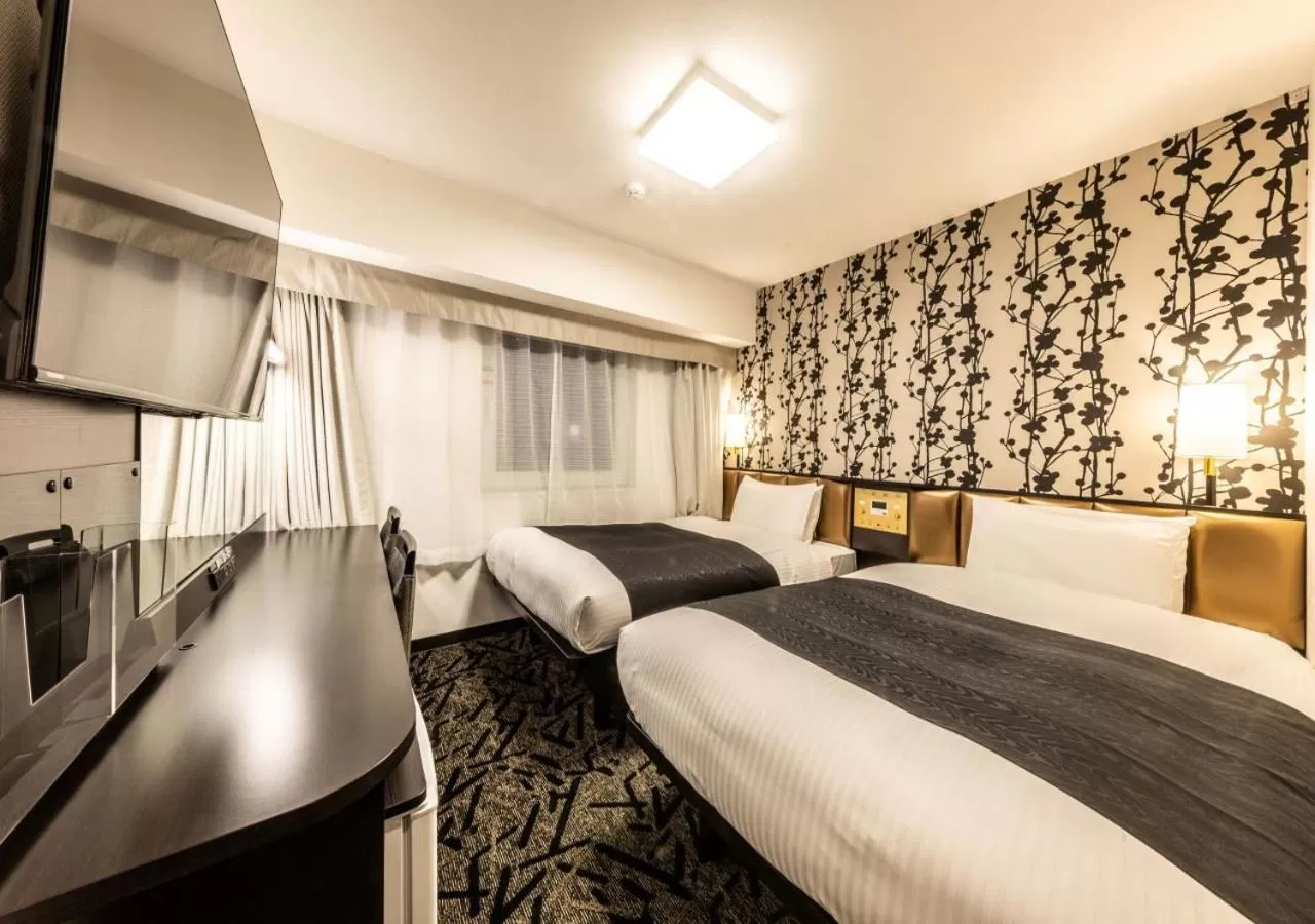 Standard Twin Room - Non-Smoking in APA Hotel & Resort Osaka Umeda Eki Tower