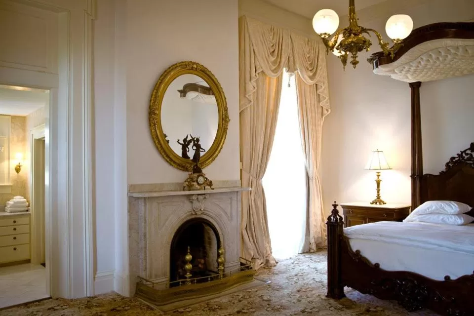 Superior Queen Room in Dunleith Historic Inn