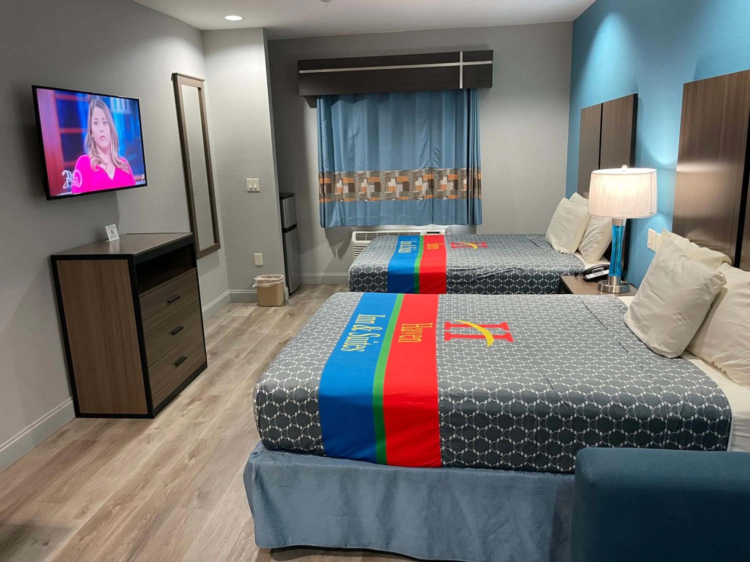 Queen Room with Two Queen Beds - Smoking in Haven Inn & Suites Downtown Houston.