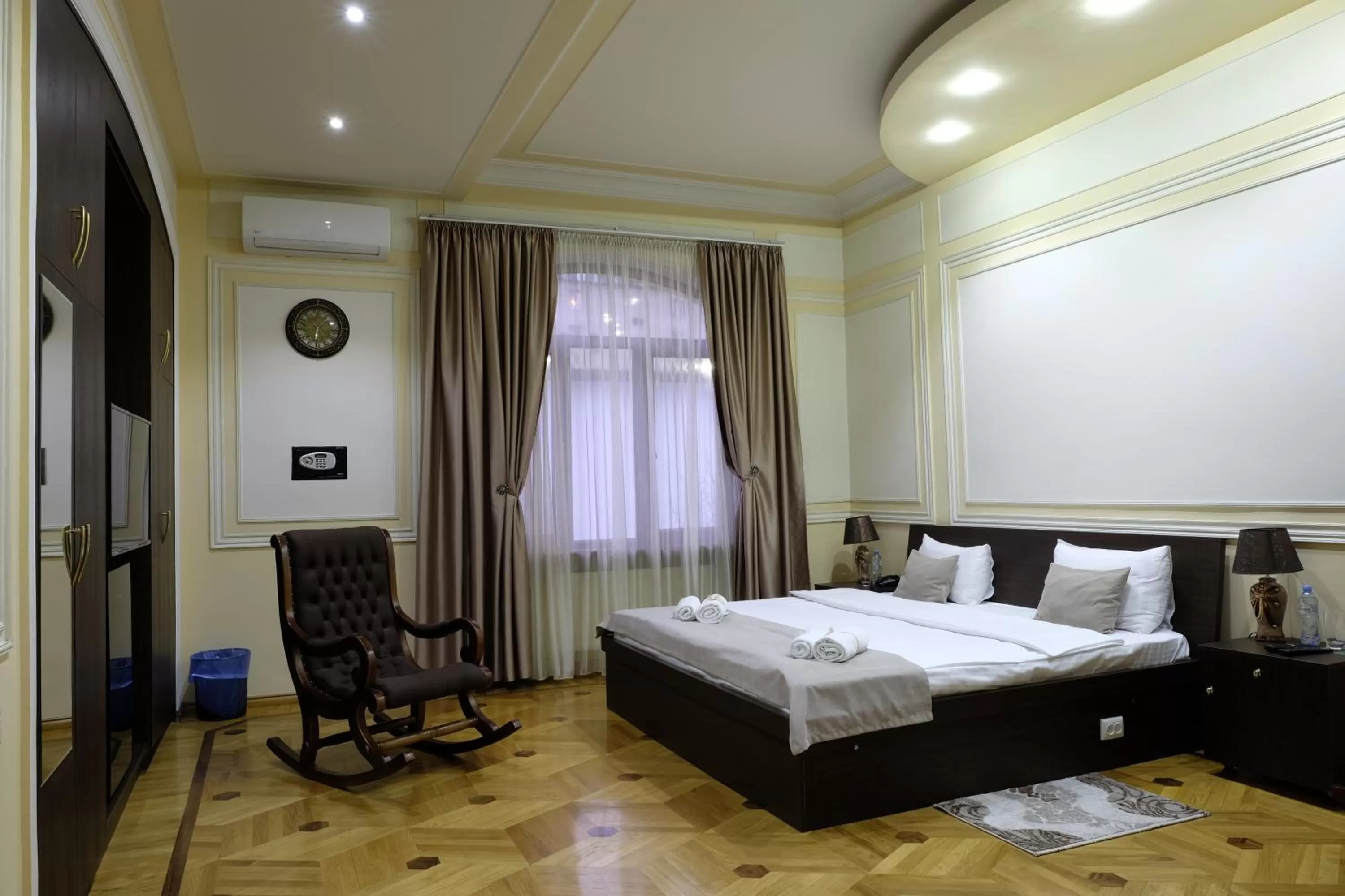 Suite with Garden View and Balcony in S&L Boutique Hotel