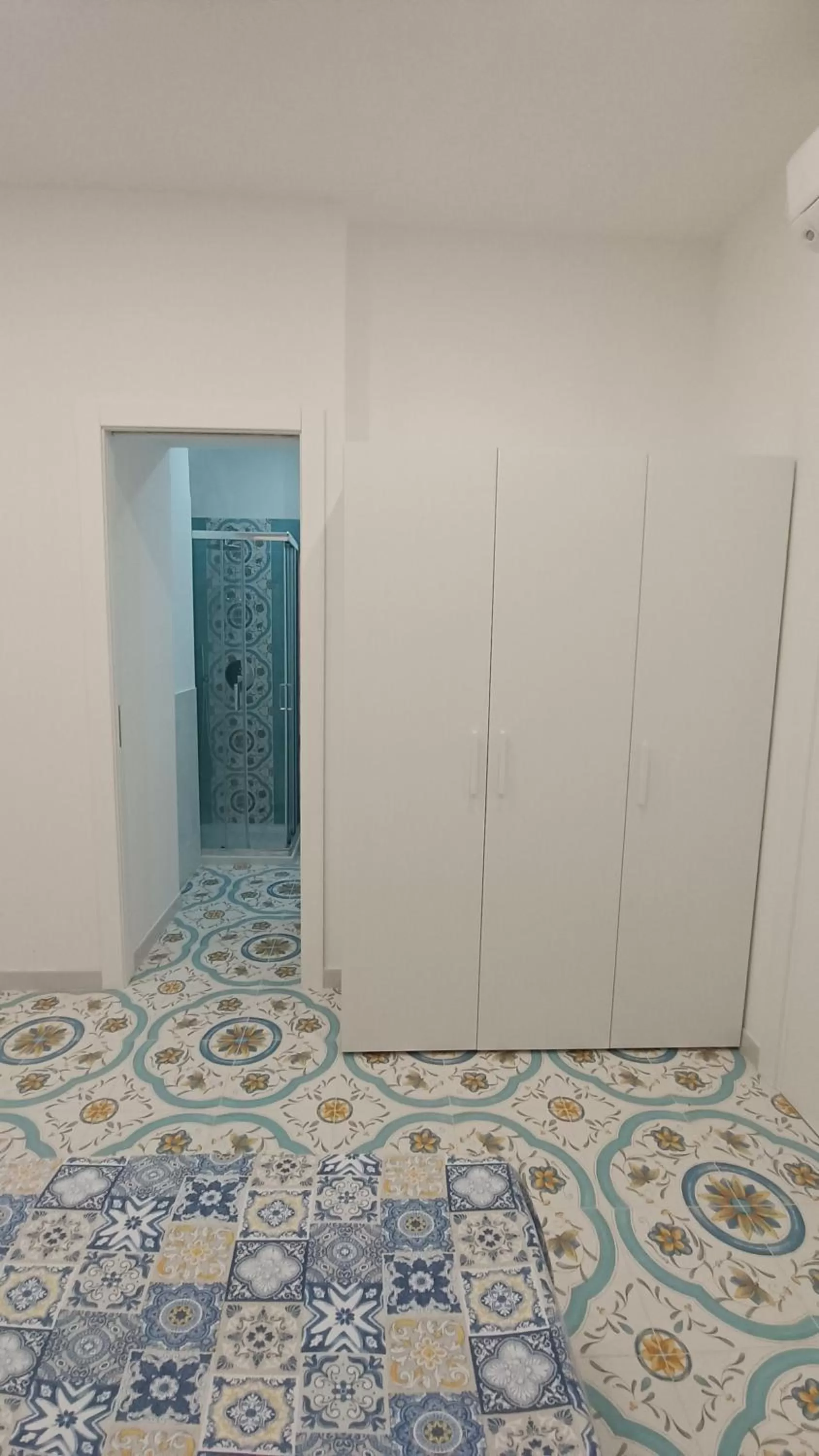 Comfort Triple Room with Shower in B & Beach