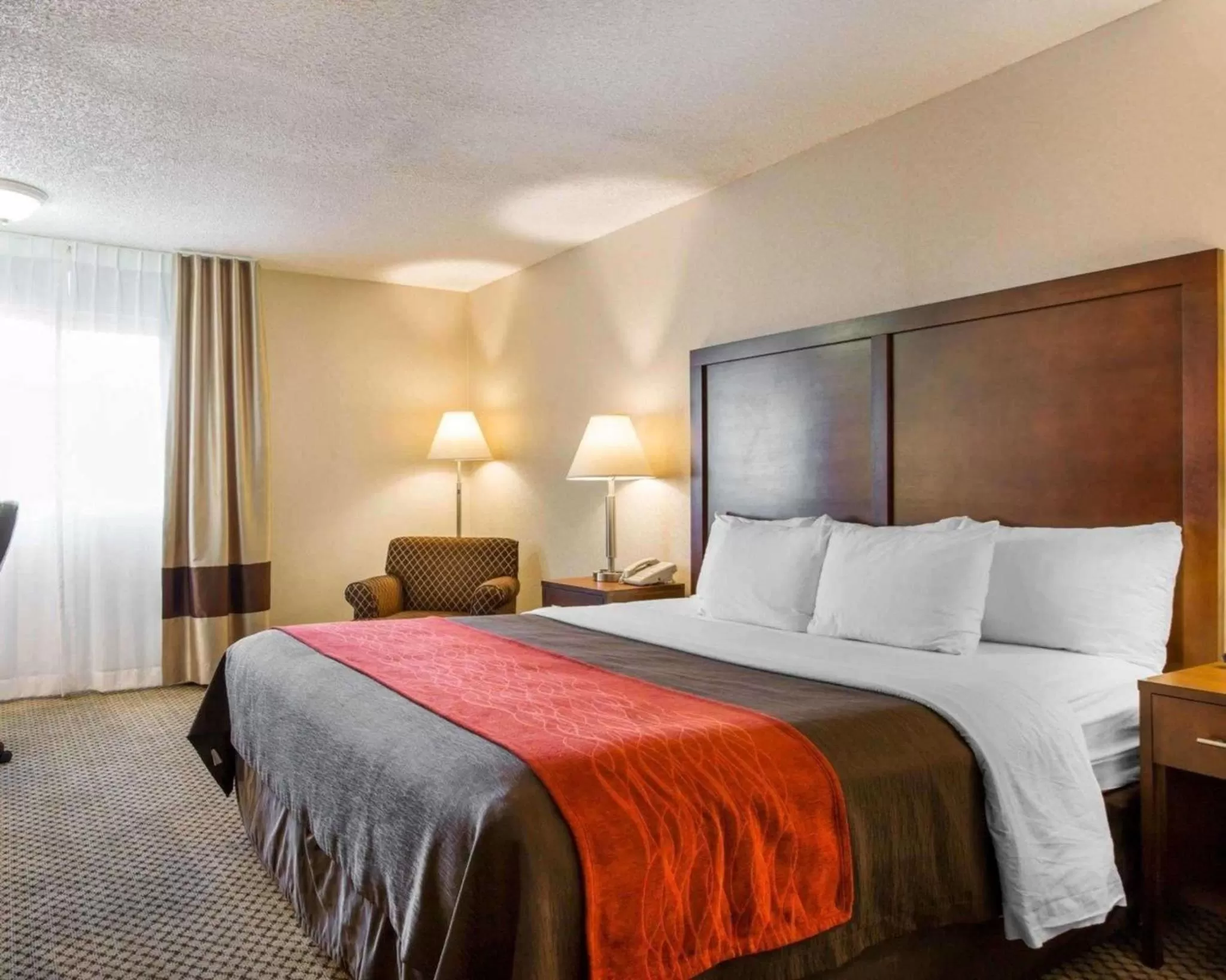King Room with Tub - Accessible/Non Smoking in Comfort Inn & Suites Moreno Valley near March Air Reserve Base