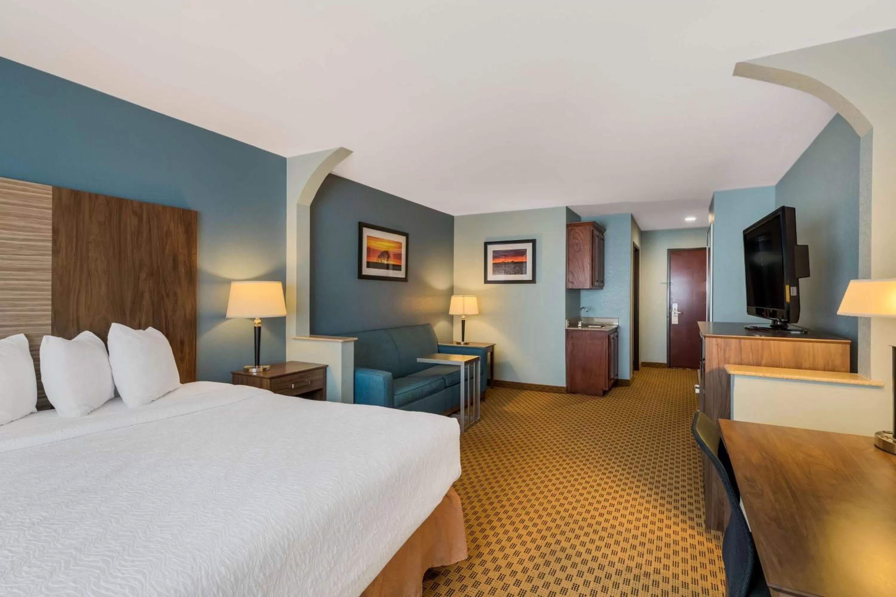 King Suite  - Non-Smoking in Best Western South Plains Inn & Suites