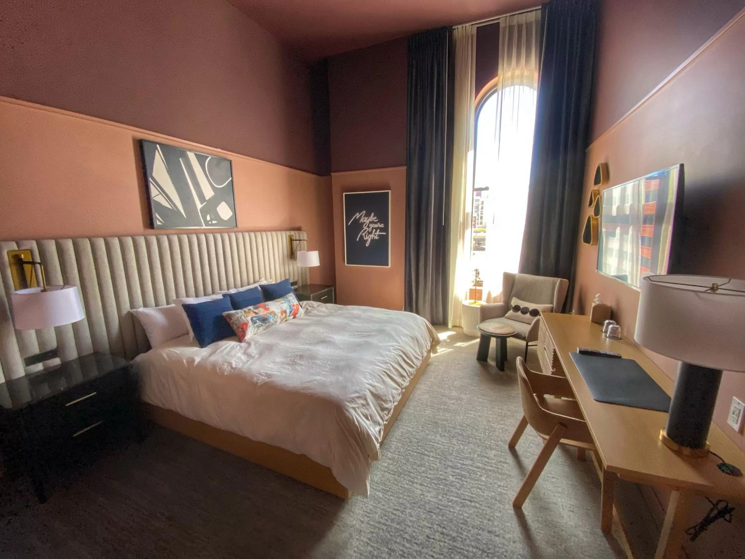 King Suite in Kinn Guesthouse Downtown