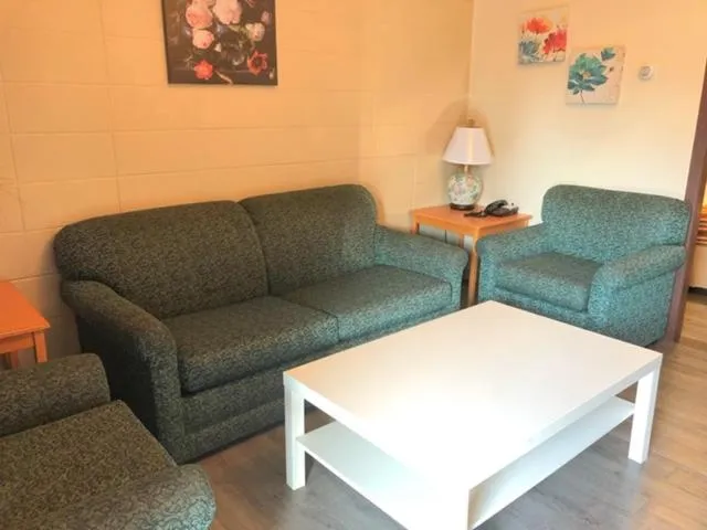 Queen Room with Two Queen Beds - Non-Smoking in Thriftlodge Edmonton