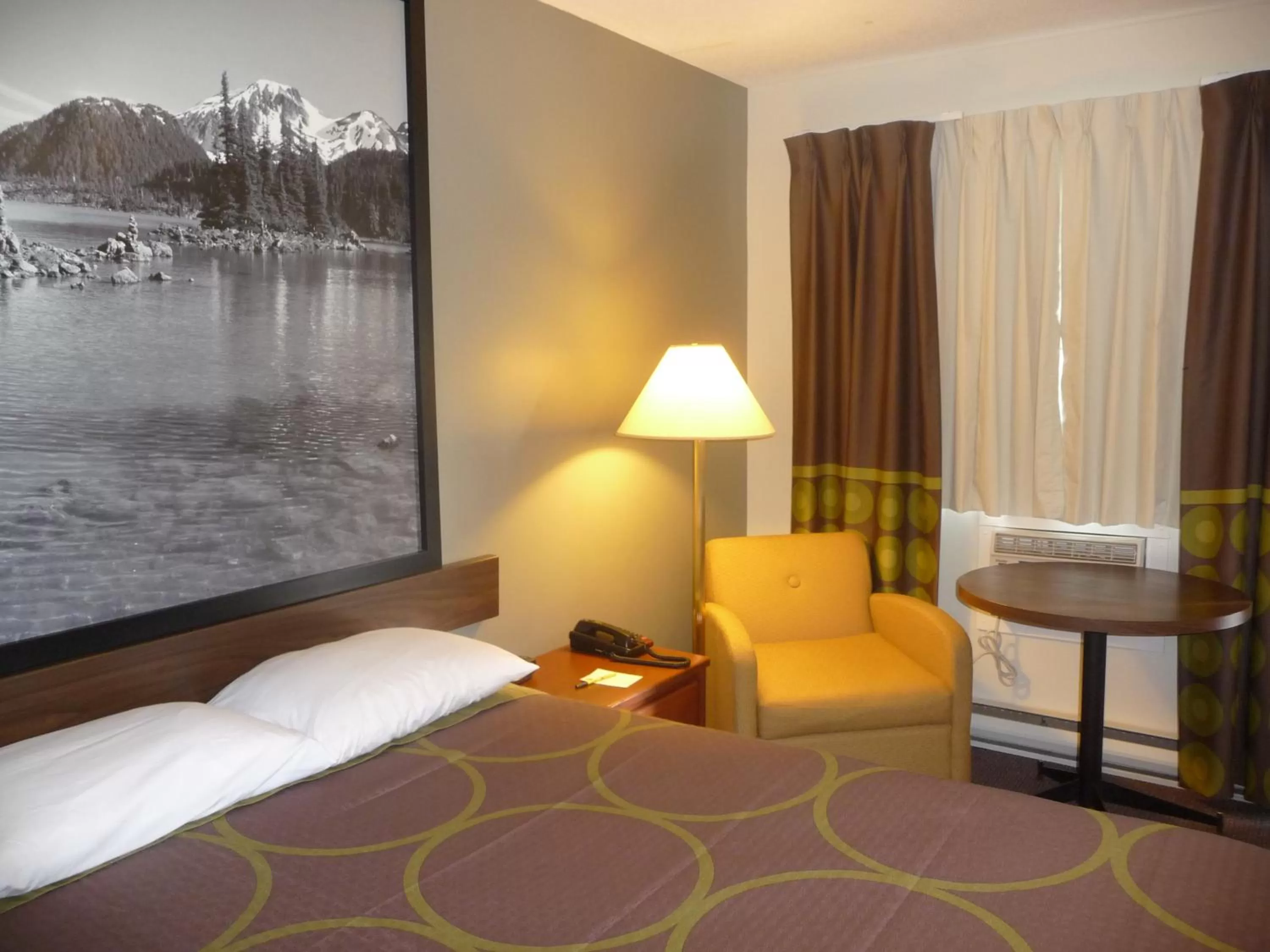 Queen Room - Non-Smoking in Super 8 by Wyndham Kamloops East