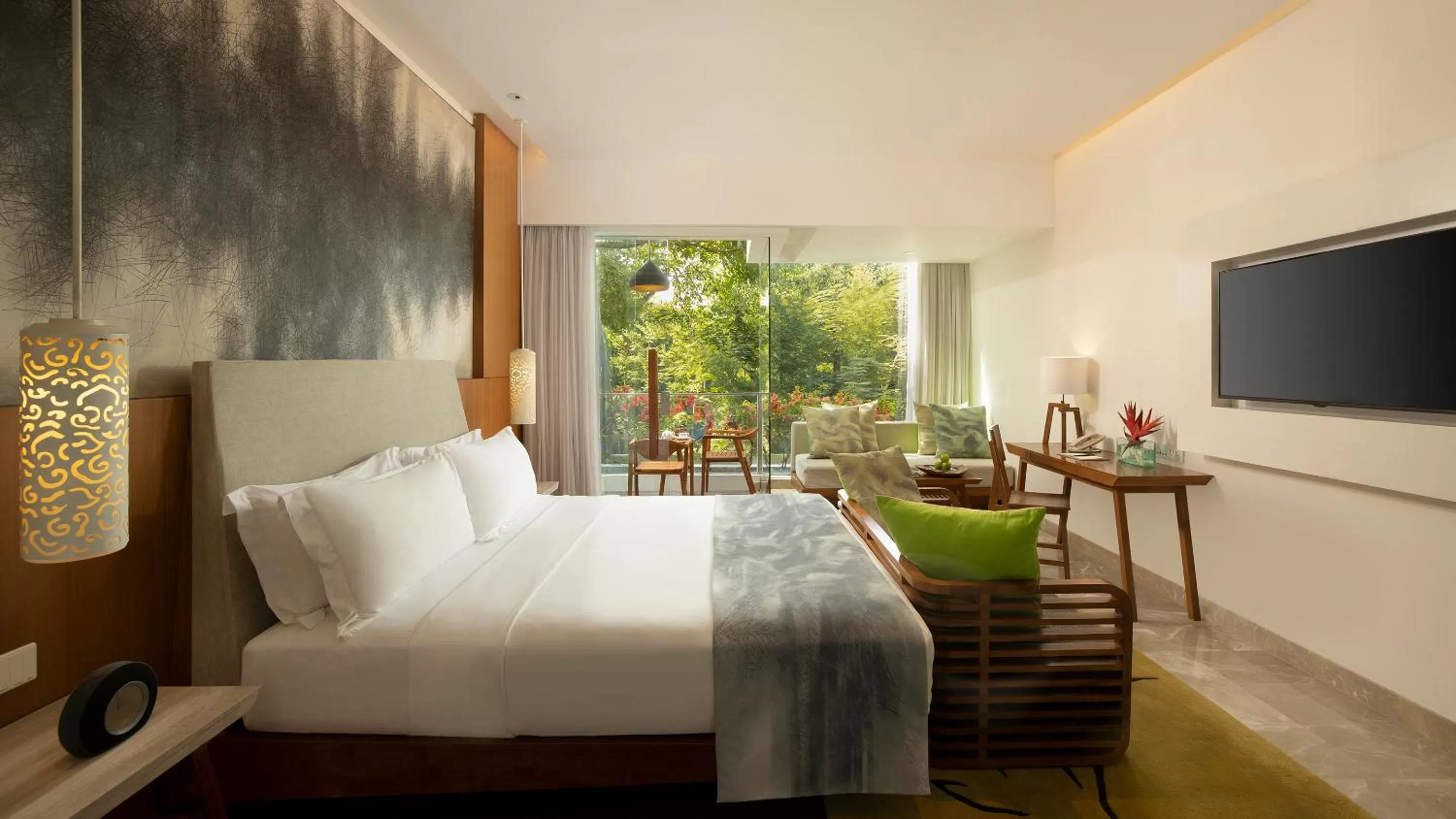 Wonderful Deluxe King Room with Garden View in Maya Sanur Resort & Spa