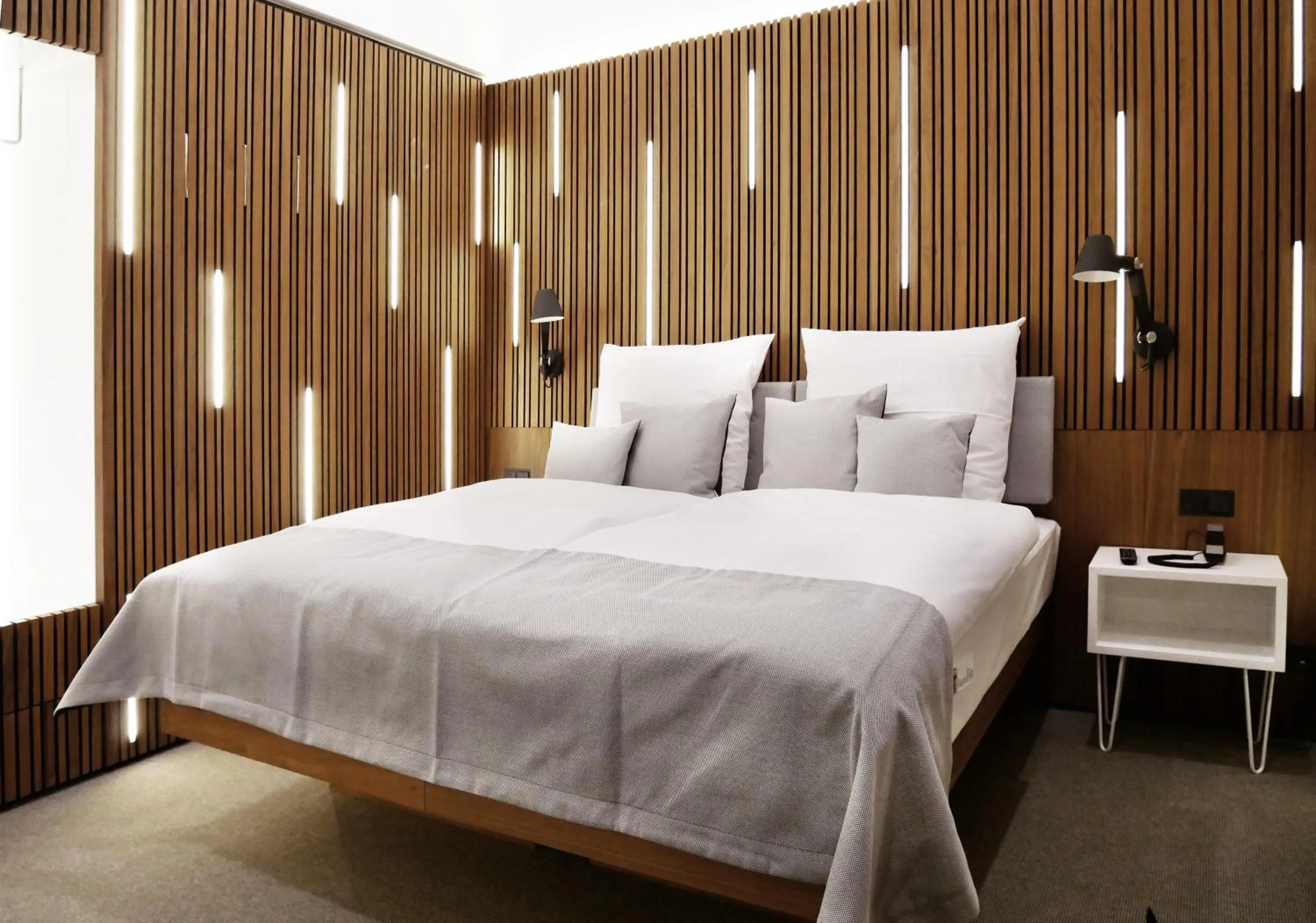 Deluxe Double Room in H24 Berlin Lichtenberg