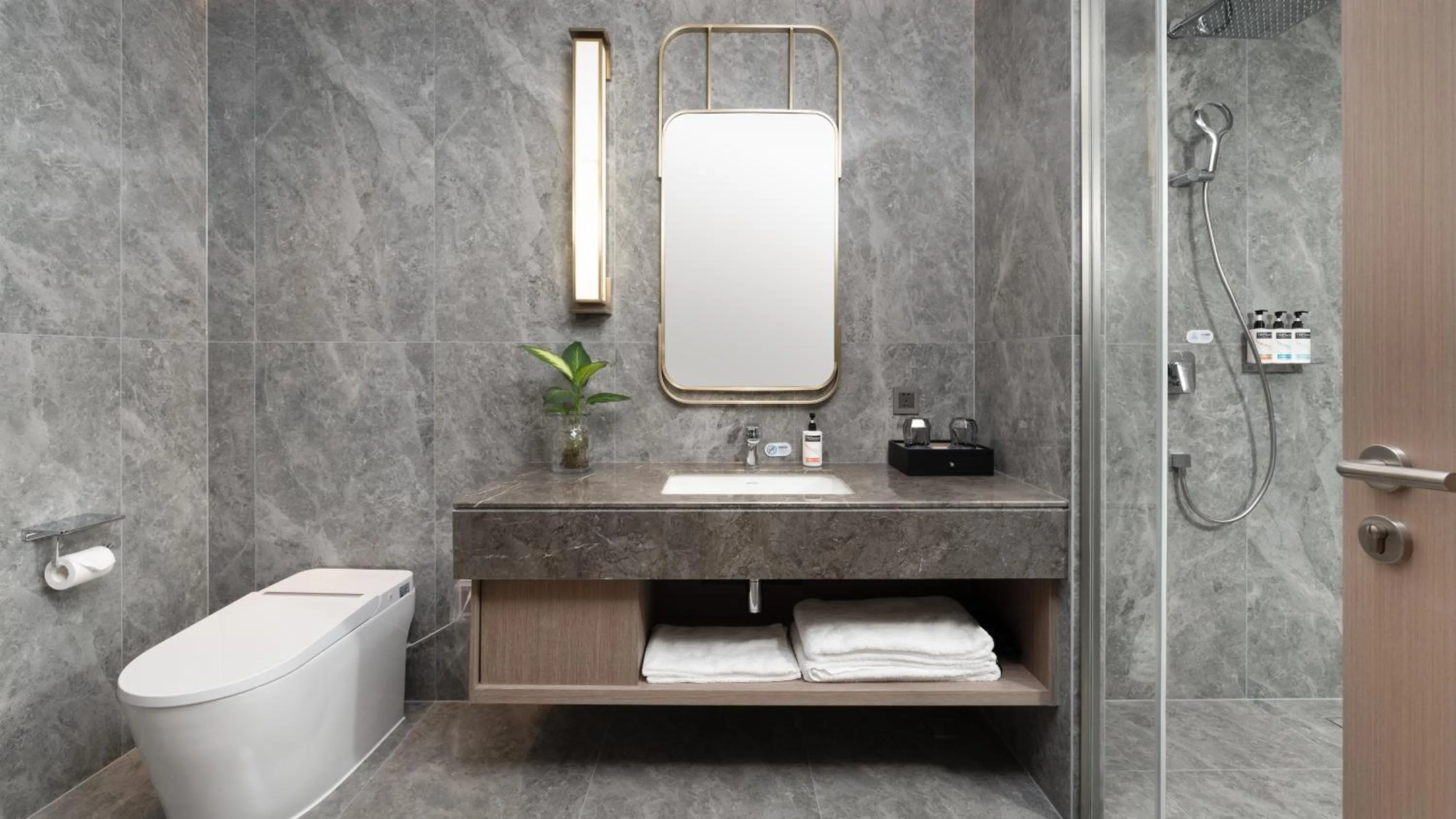 One-Bedroom Suite with City View in Holiday Inn Express Chengdu Pidu by IHG