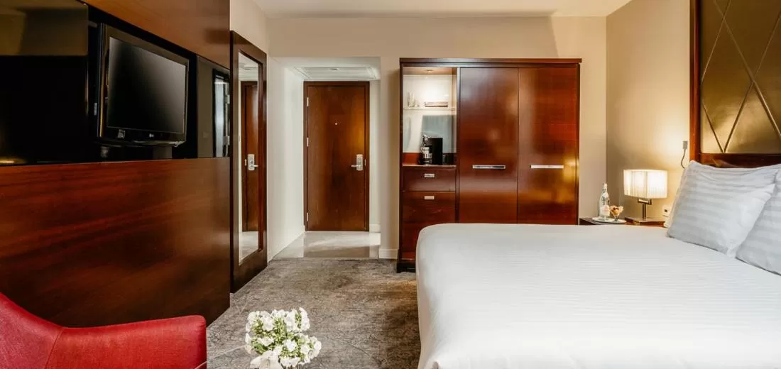 Standard King Room with Lounge Access in Crowne Plaza Tel Aviv Beach by IHG