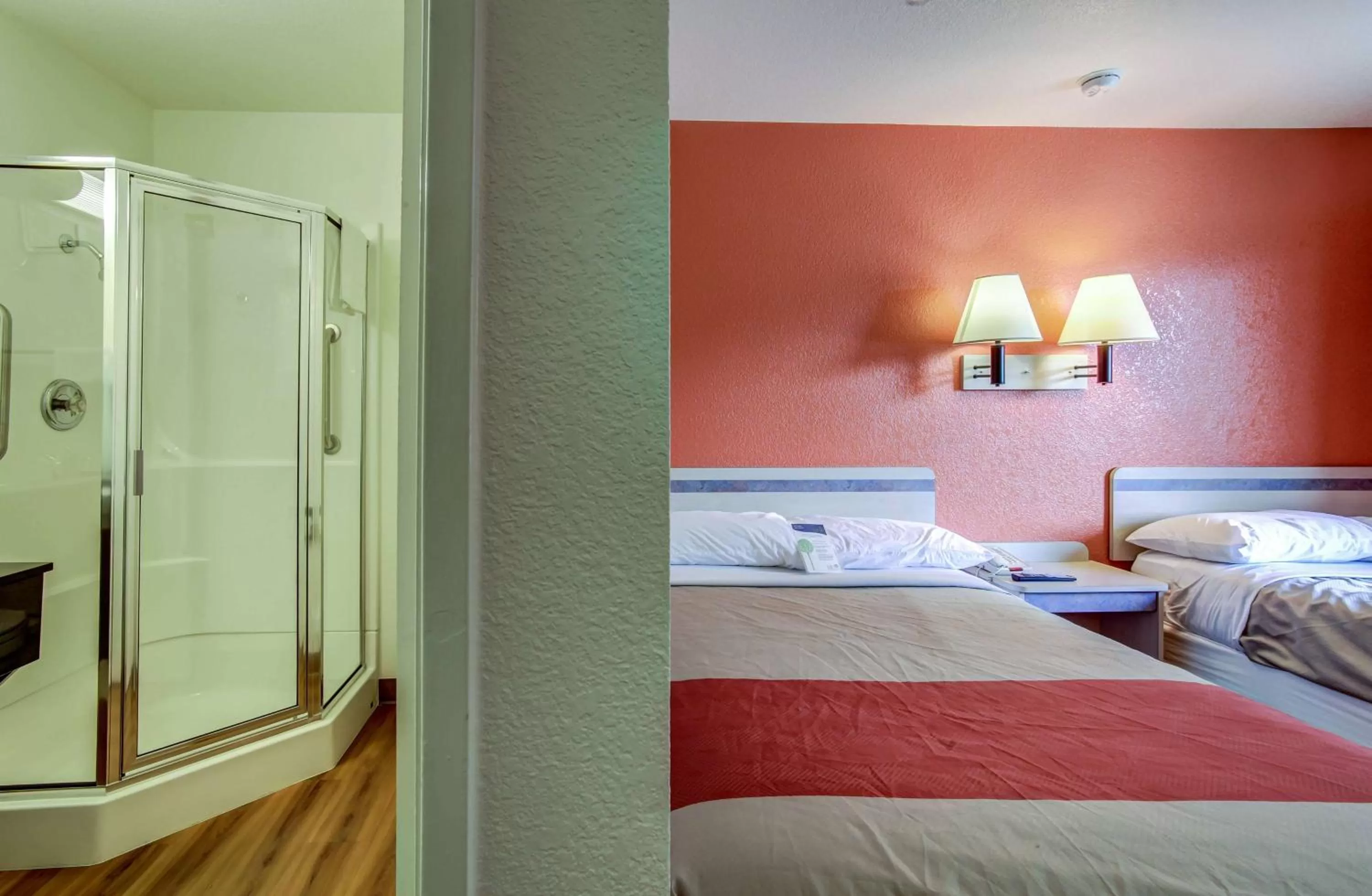 Quadruple Room in Motel 6-Grants Pass, OR