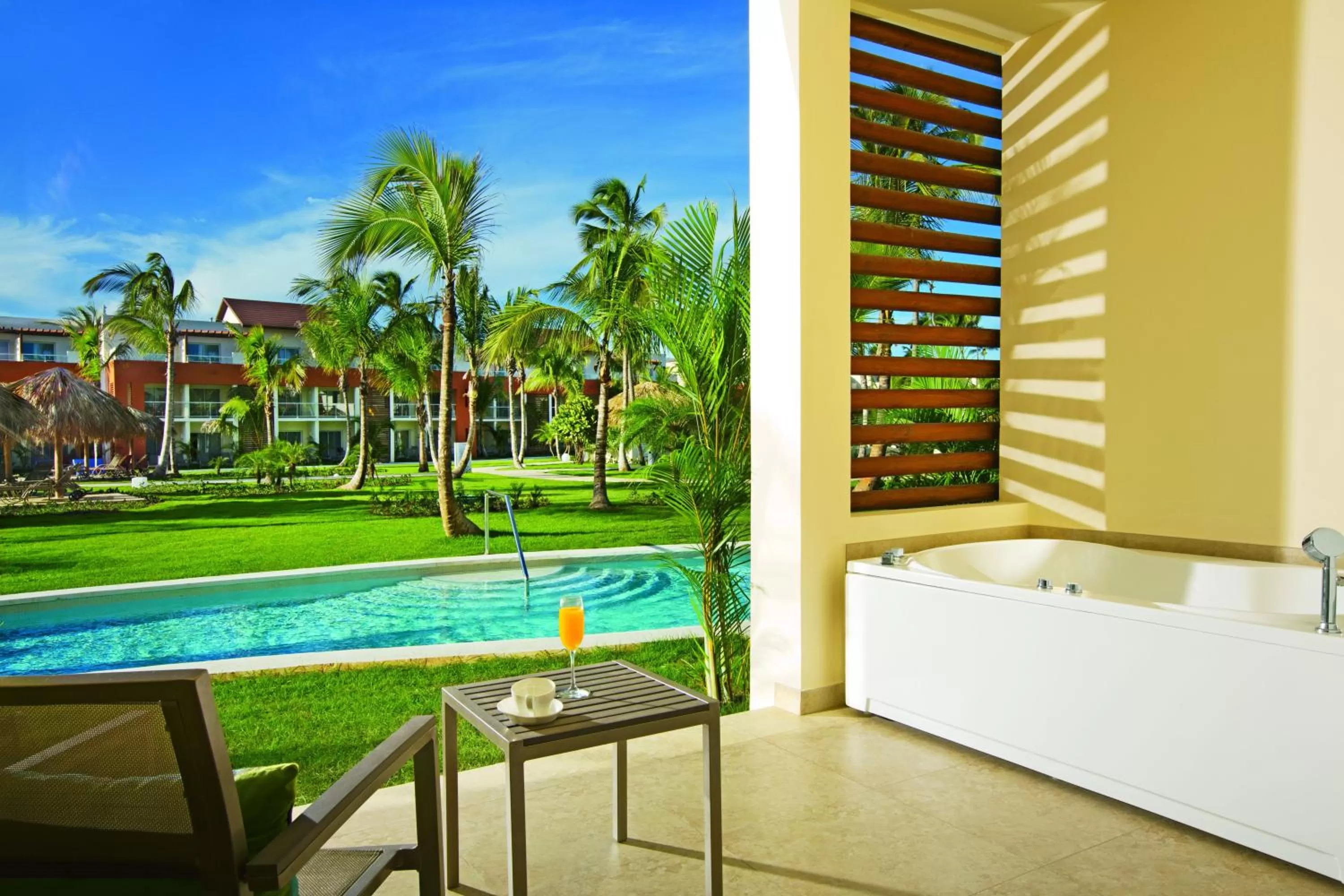 Xhale Club Junior Suite Swim Up - single occupancy - Double in Breathless Punta Cana Resort & Spa - Adults Only - All Inclusive