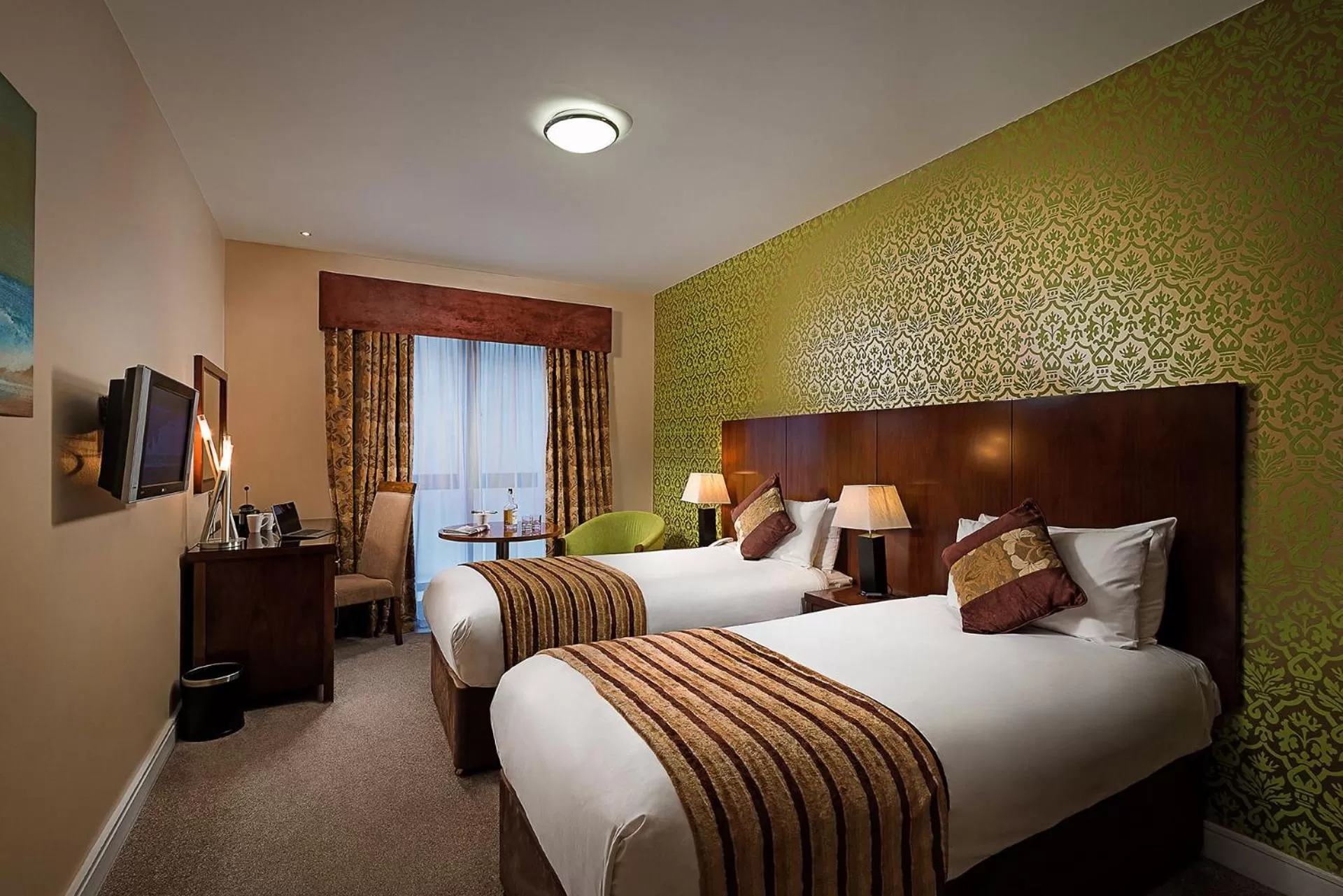 Twin Room in George Limerick Hotel