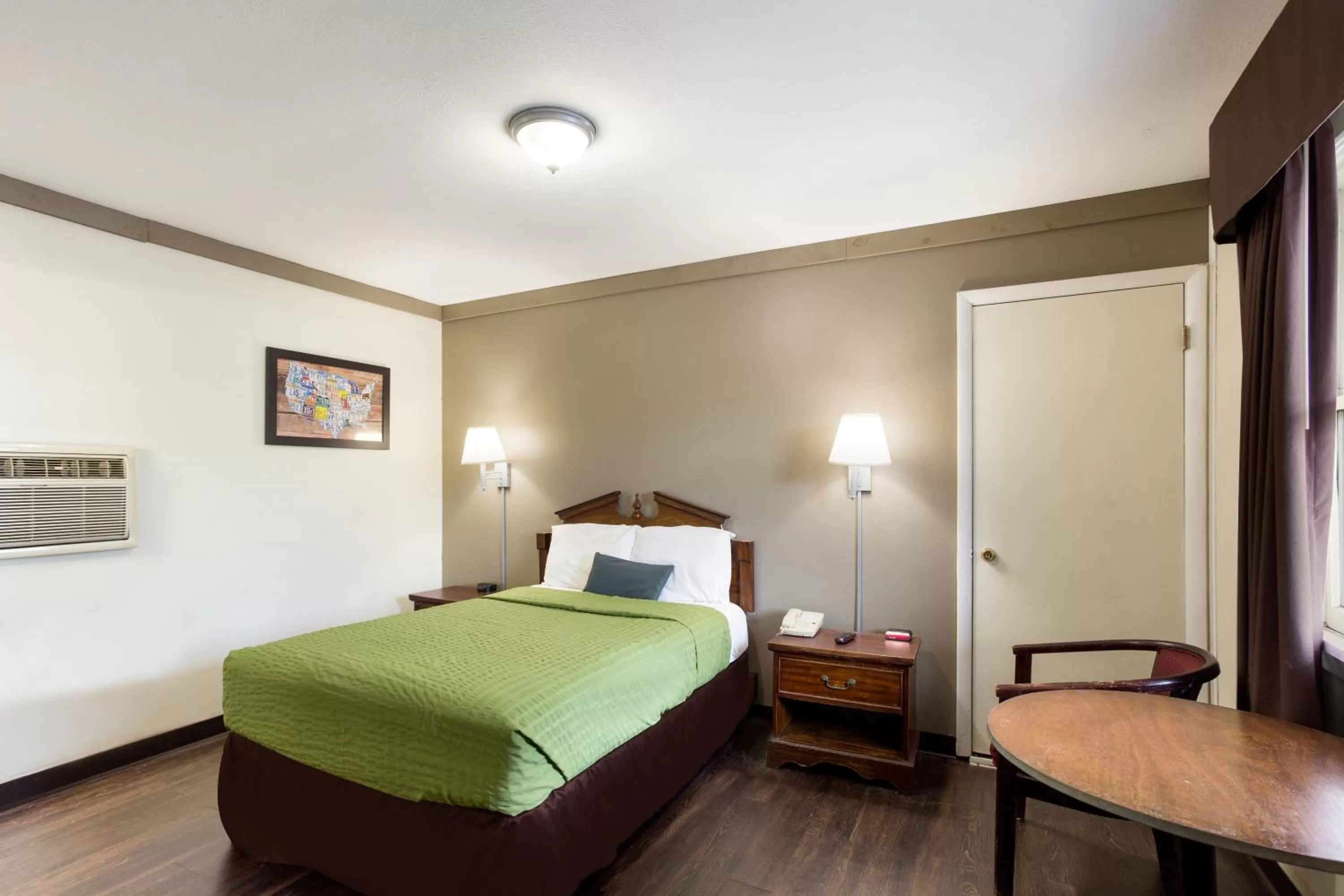 Double Room - Non-Smoking  in Malone Inn