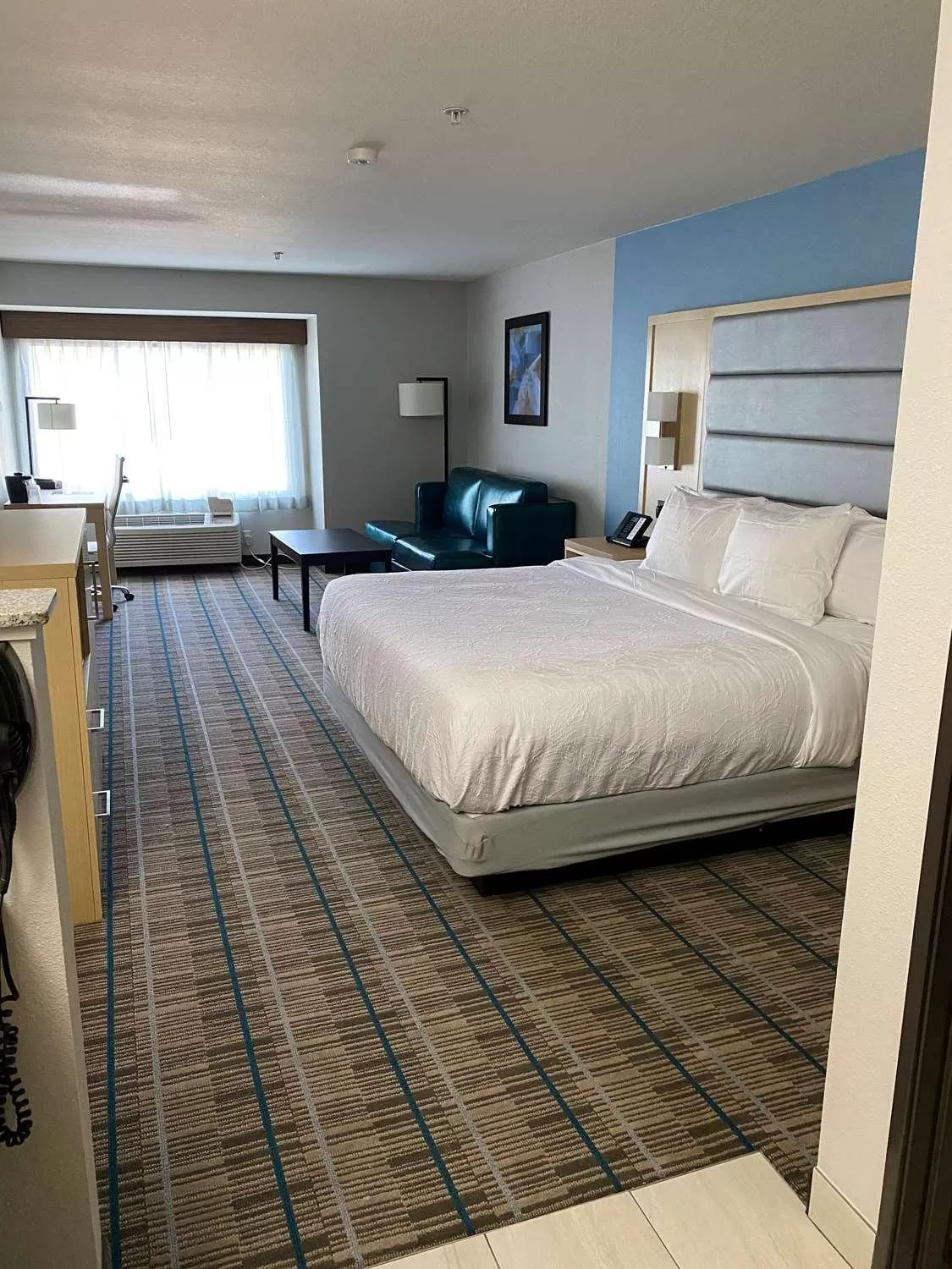 King Room with Mobility Accessible Tub and Sofa Bed in Best Western Brigham City Inn & Suites