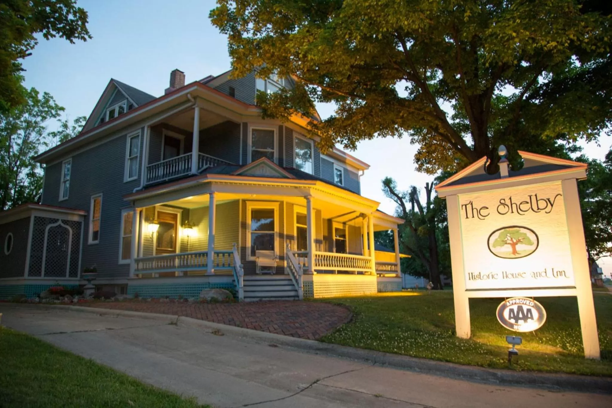 King Room in The Shelby Inn