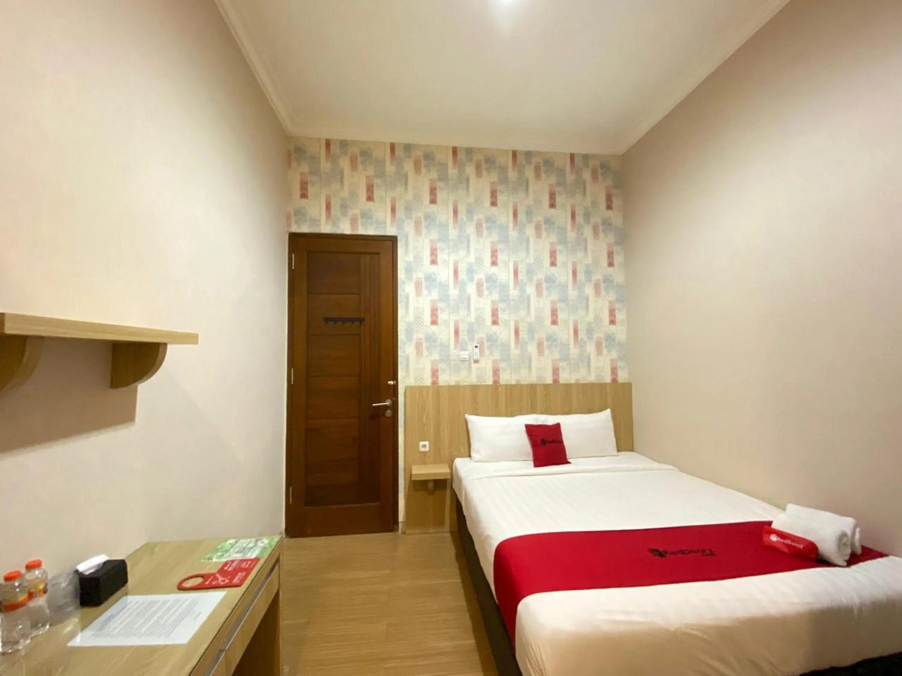 Double Room in RedDoorz Syariah near Universitas Negeri Malang