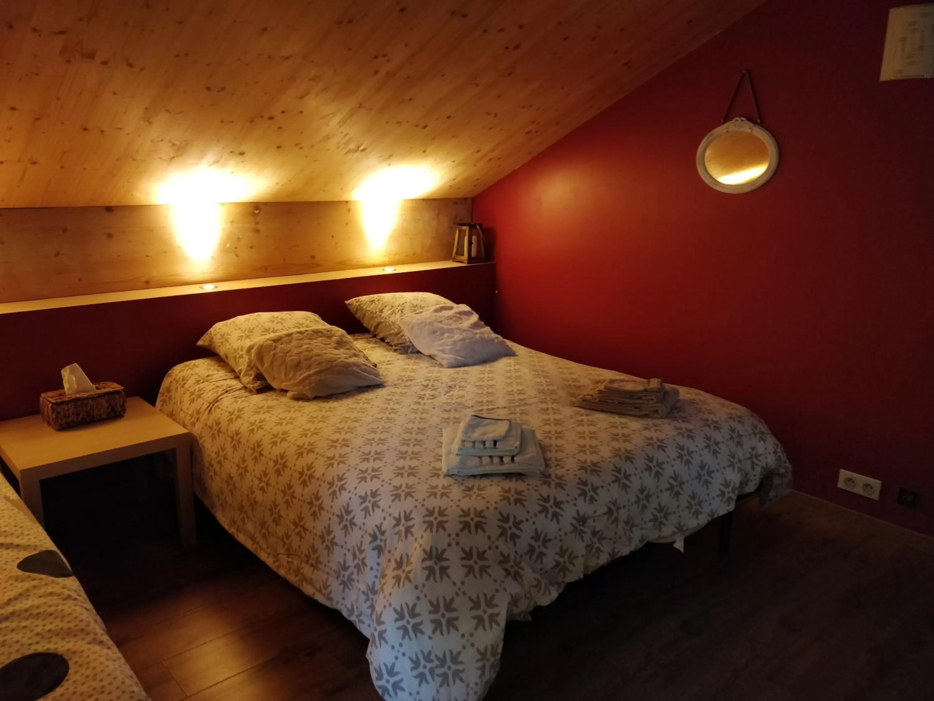 Triple Room with Shared Bathroom in Chambre Chaleureuse chez l'habitant