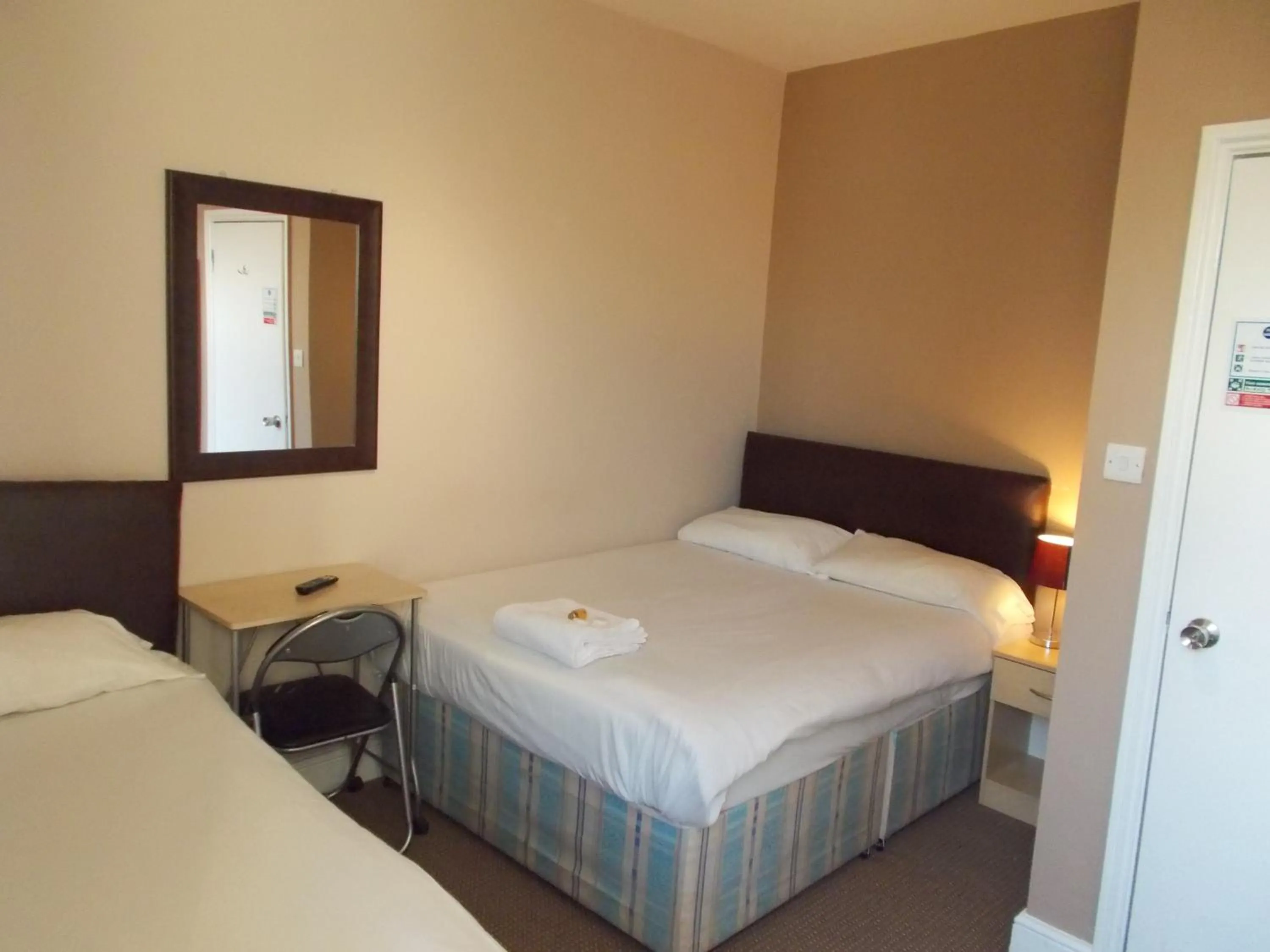 Triple Room with Private Bathroom in Citystay Hotel