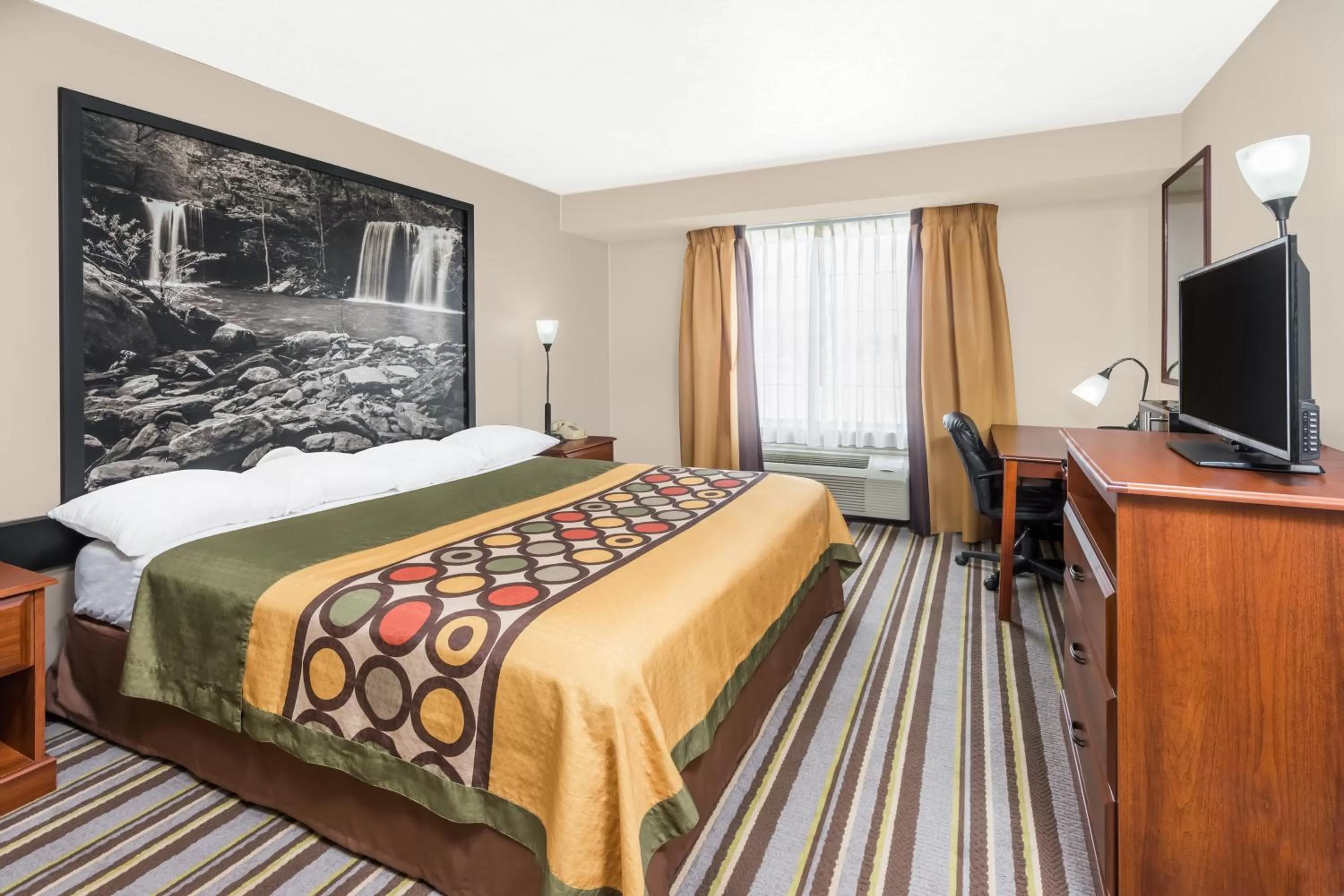 King Room - Non-Smoking in Super 8 by Wyndham Bolivar