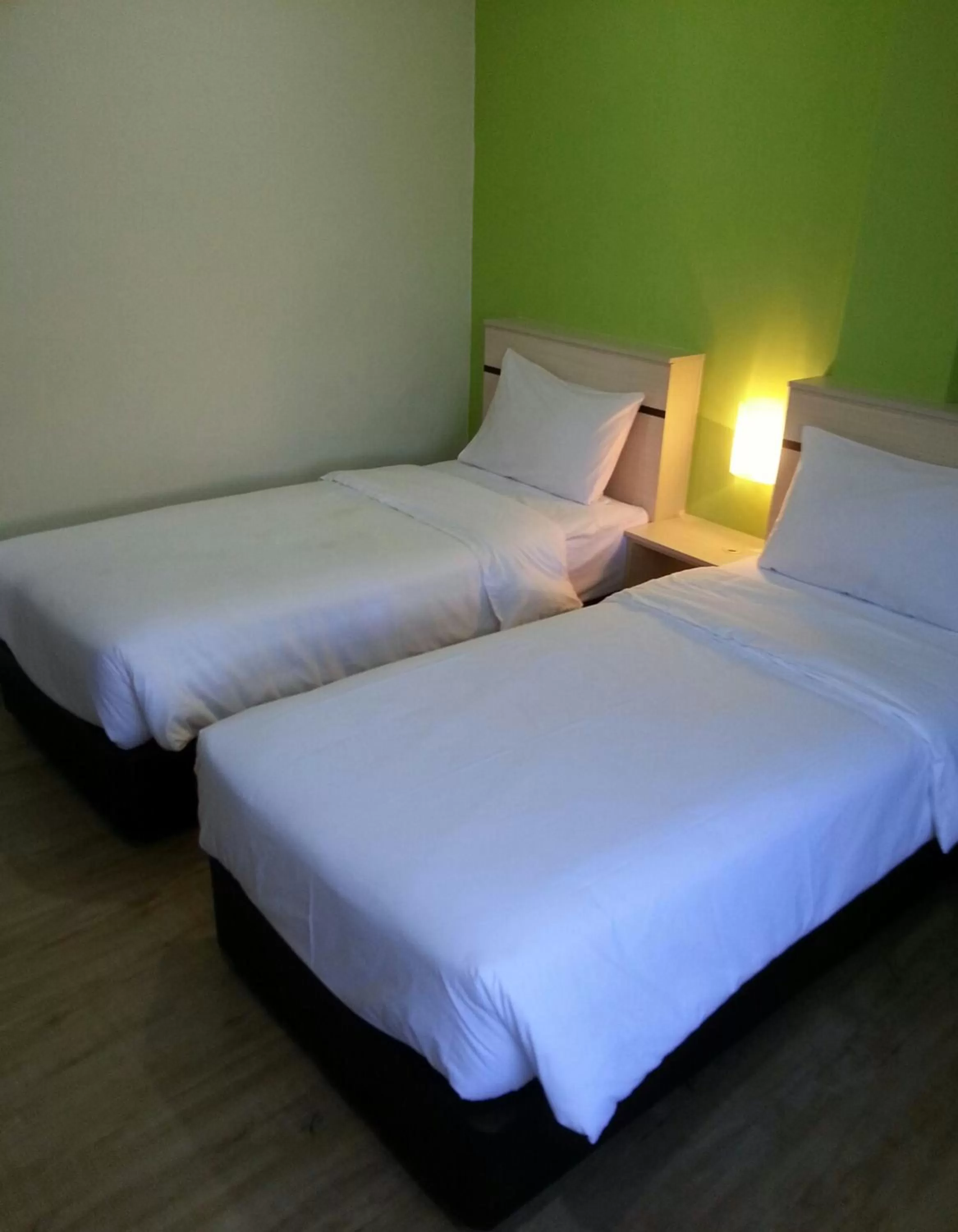 Deluxe Twin Room in Merlin Hotel George Town Penang
