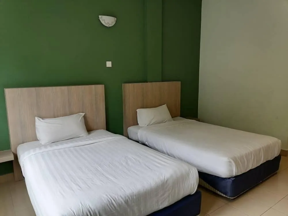 Standard Twin Room in S2 Hotel