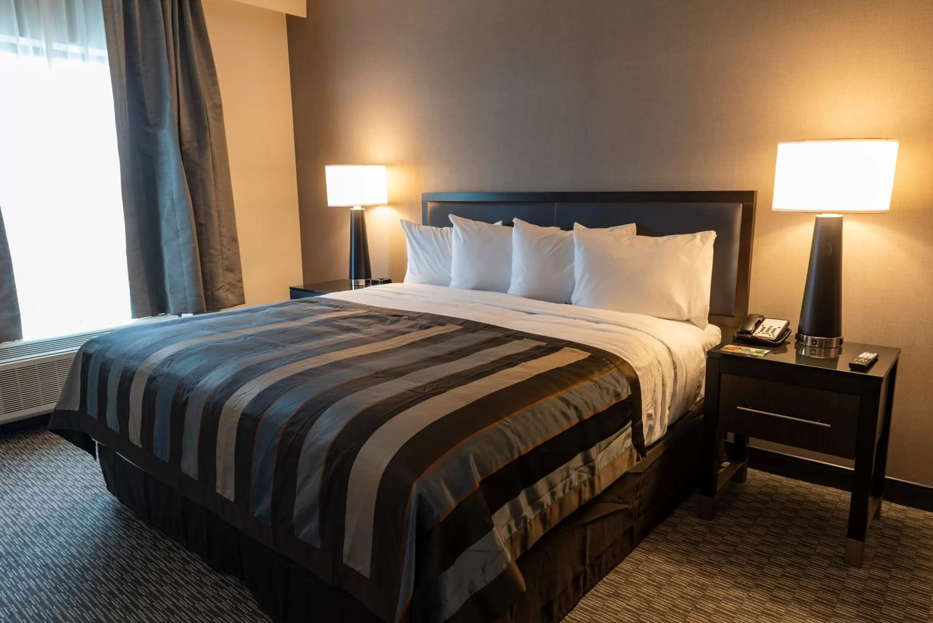 King Room - Non-Smoking in Wingate by Wyndham Angola