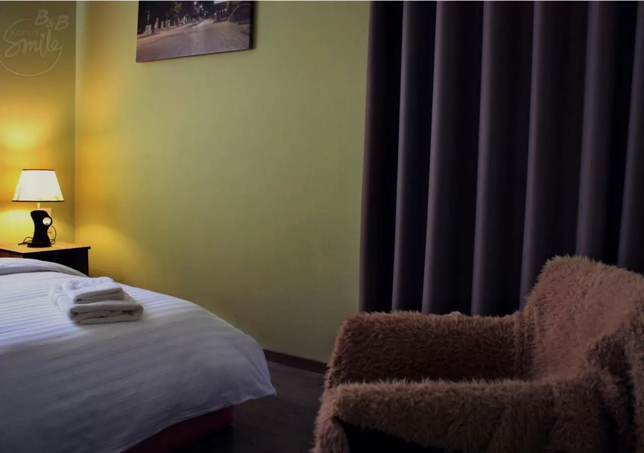 Twin Room with Balcony in KorcaSmileHotel