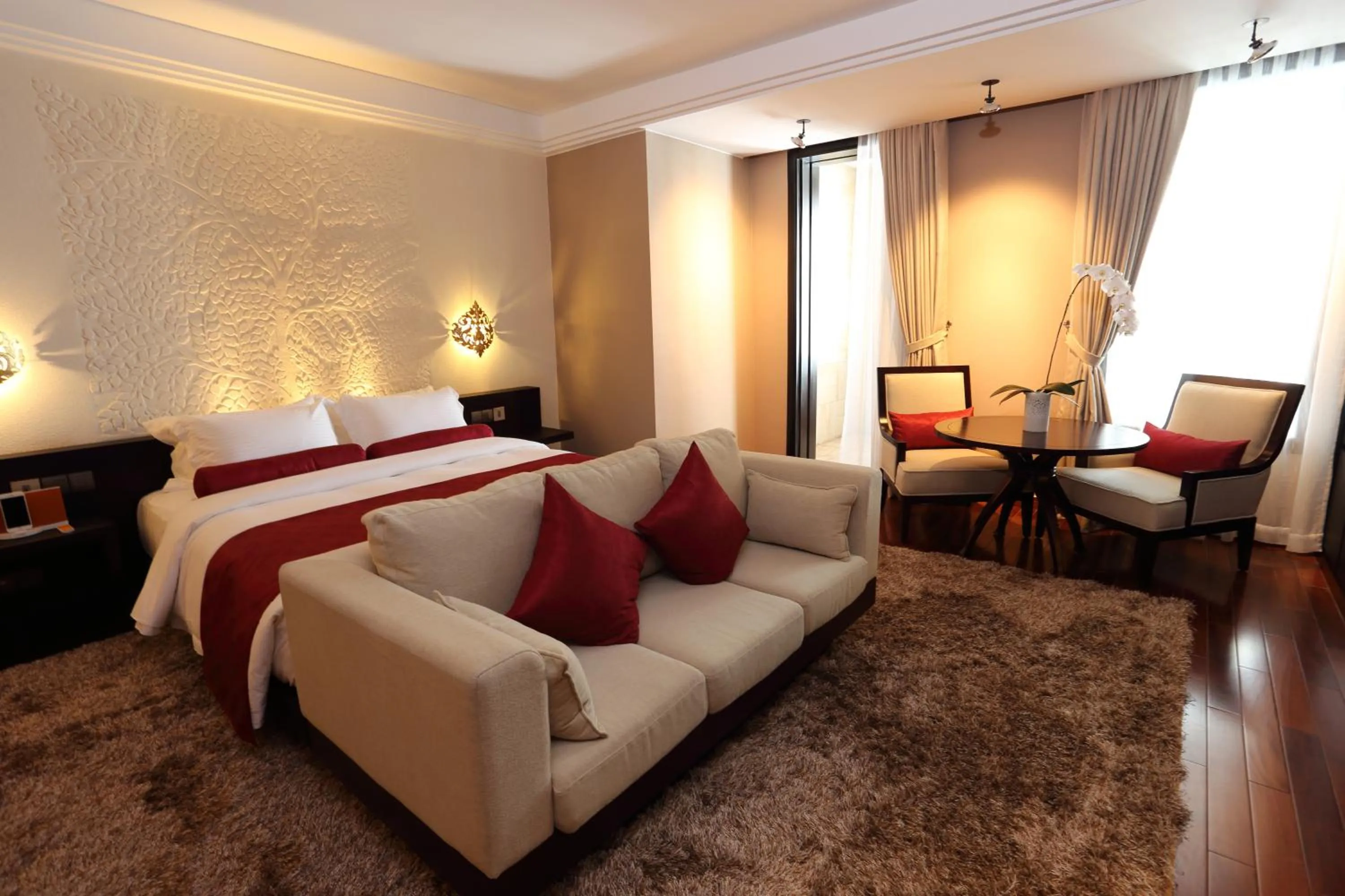 City Grande King Room in Arunreas Hotel