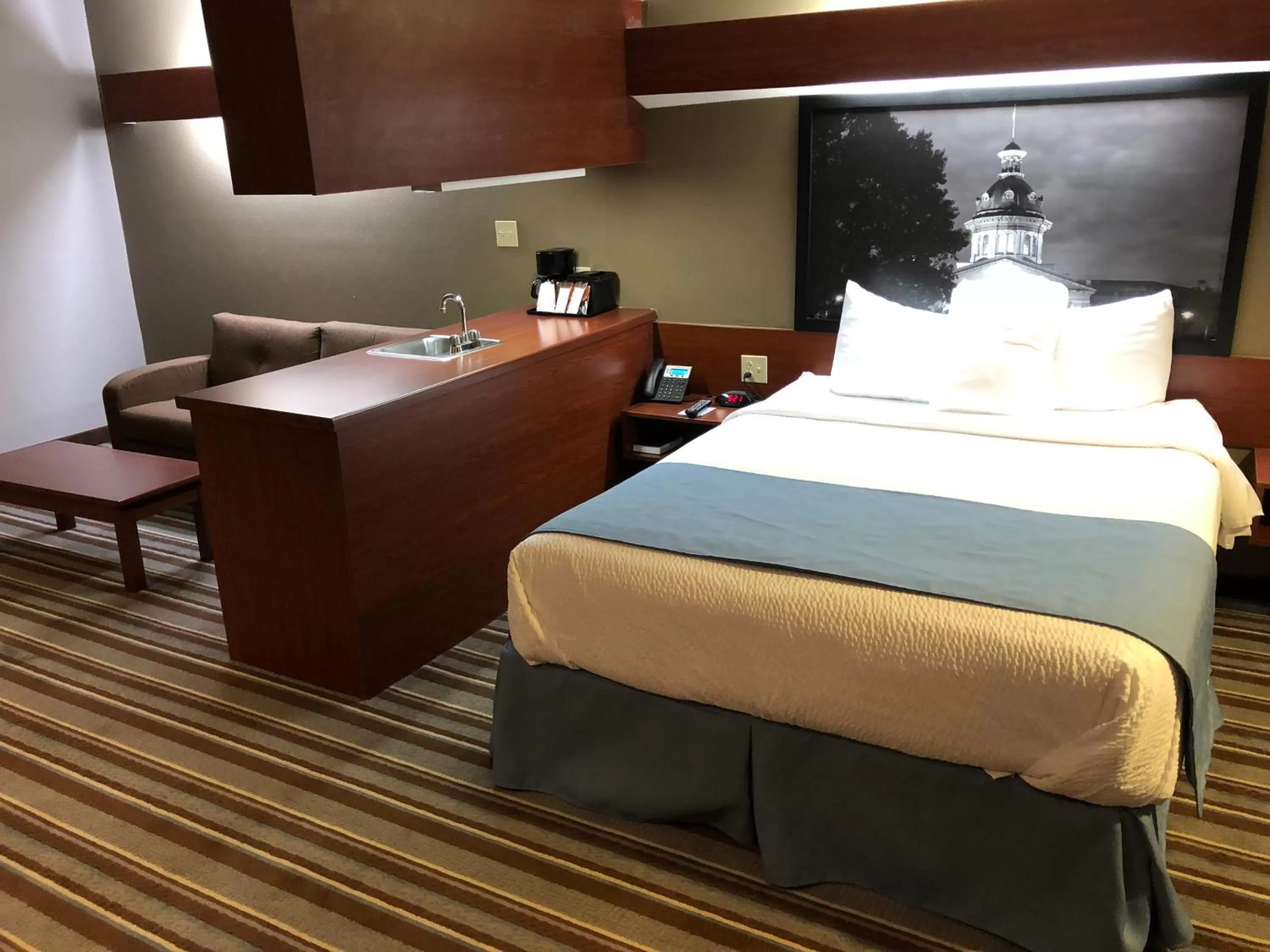 Queen Studio Suite - Non-Smoking in Super 8 by Wyndham Harbison/Parkridge Hospital