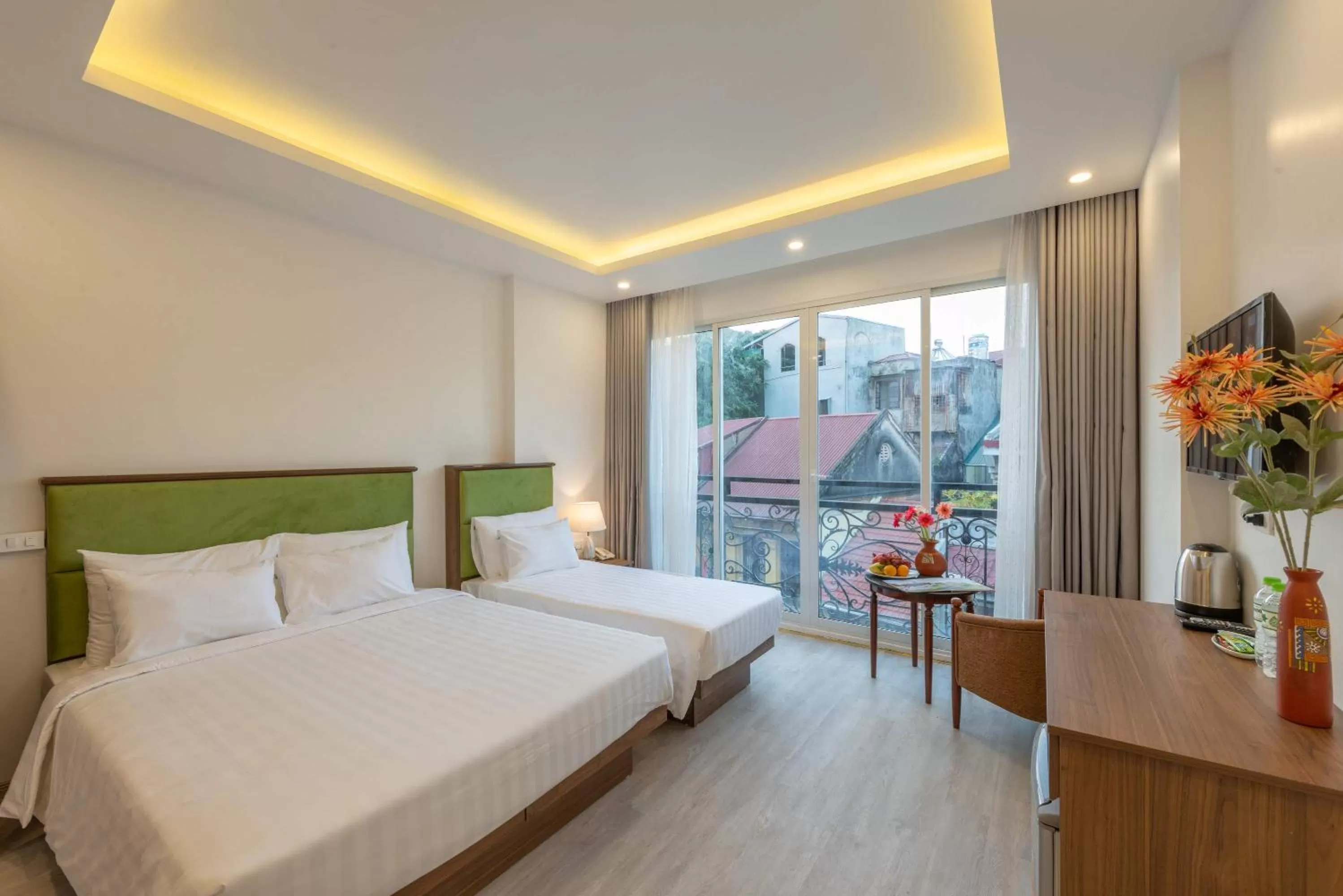 Triple Room with City View in AMI Old Quarter Hotel