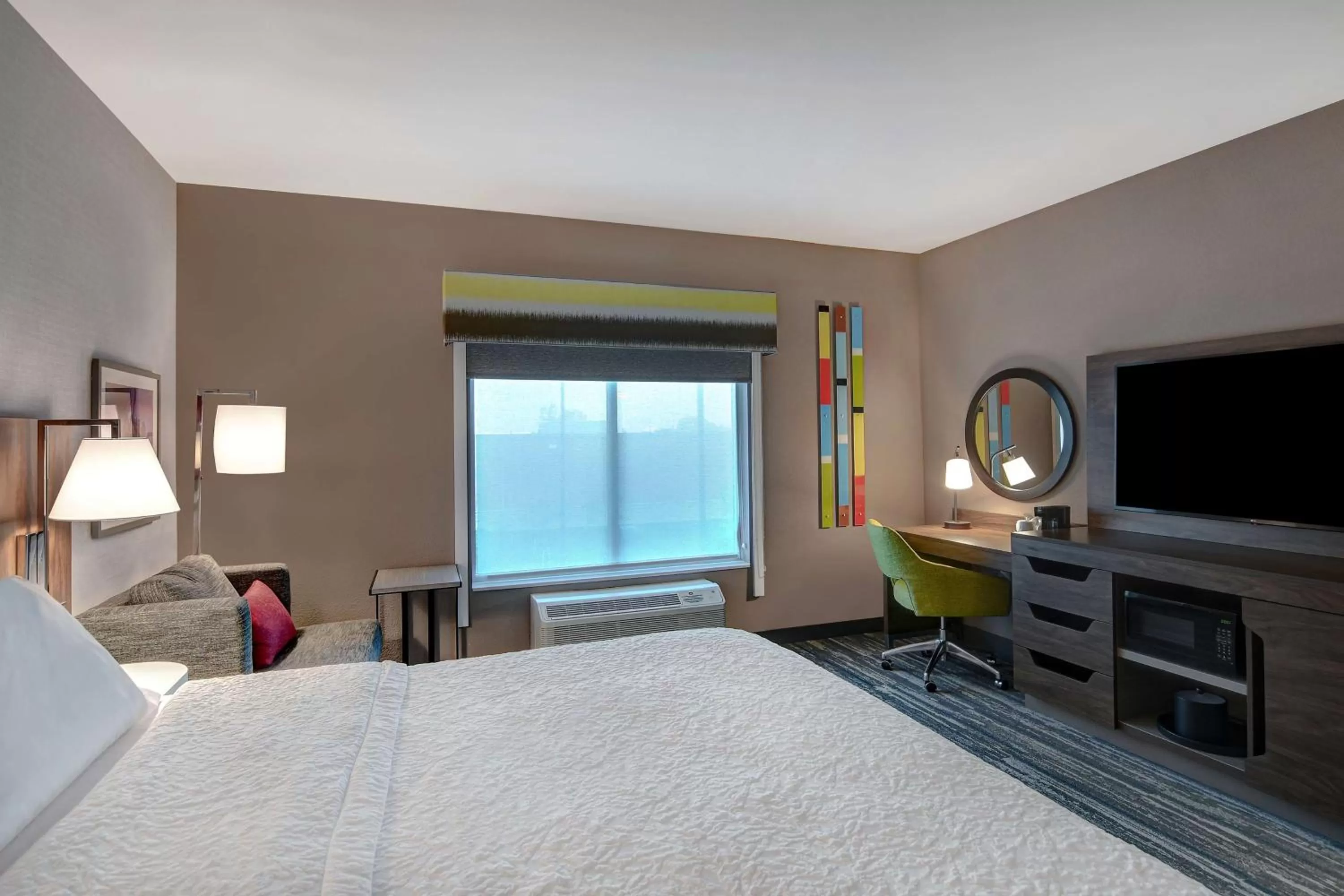 King Room - Hearing Access/Non-Smoking in Hampton Inn & Suites Canal Winchester Columbus